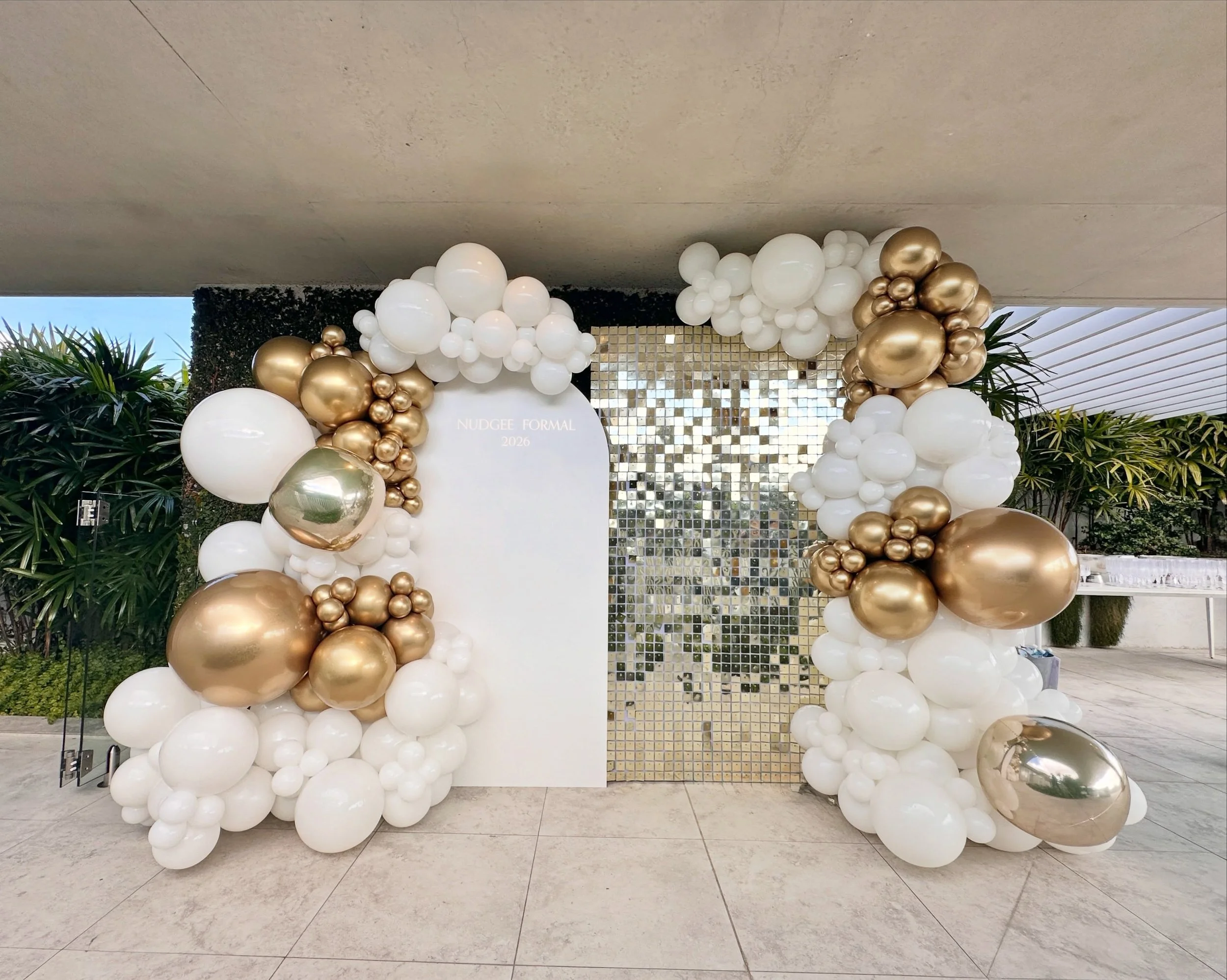 Nudgee Formal Class of 2026 ✨ Pre Formal Soiree

Elegant white, gold and champagne tones with luxe balloons and a shimmering backdrop to create the perfect party setting for a  Brisbane school formal 

🎓

Arch Backdrop Hire, Champagne Gold Shimmer W