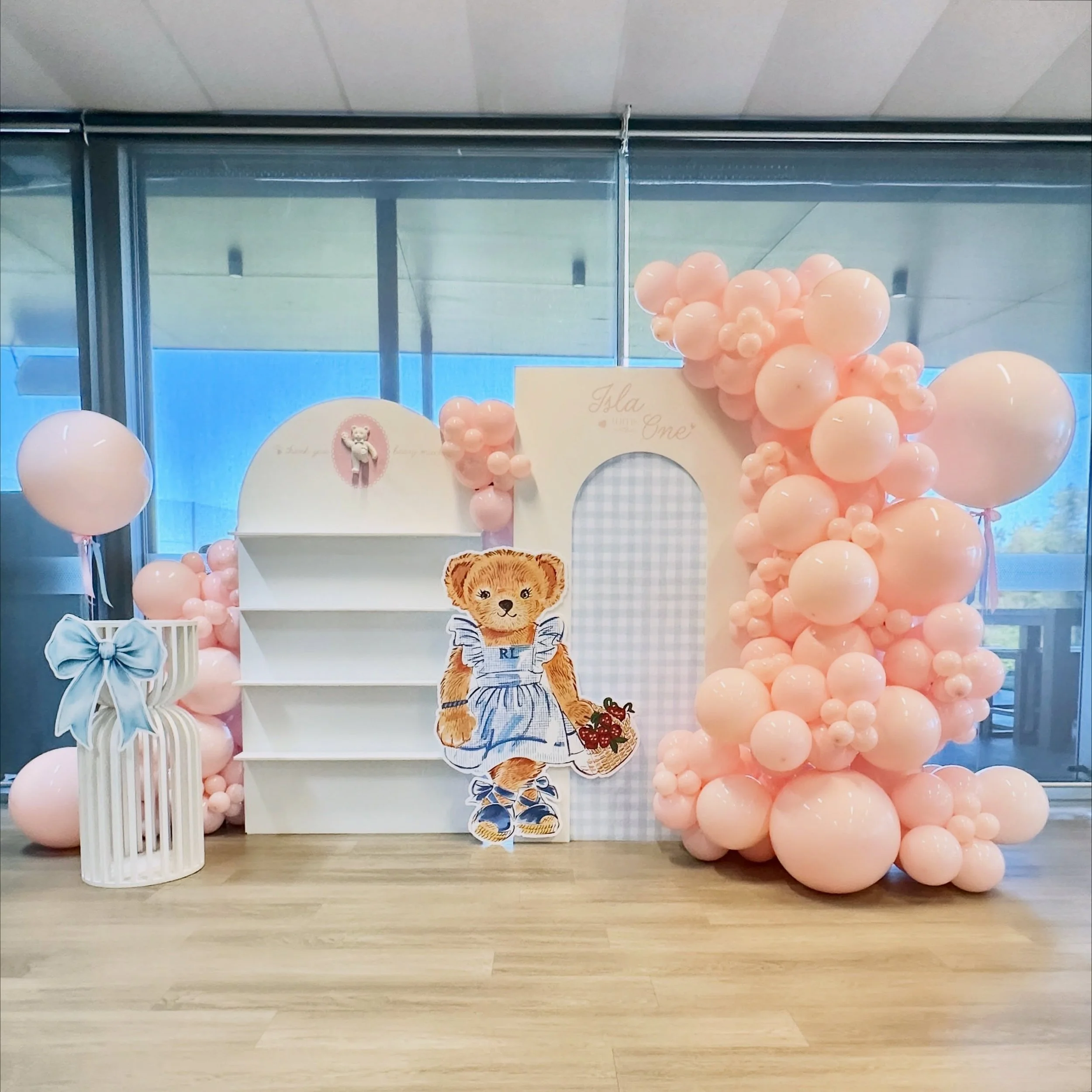 Polo perfection for the sweetest little lady! 🤍🐻🎀

Celebrating a beautiful Ralph Lauren-inspired 1st Birthday filled with timeless style, soft blues, crisp whites, classic gingham, teddy bears, and all the elegant details. Every element was though