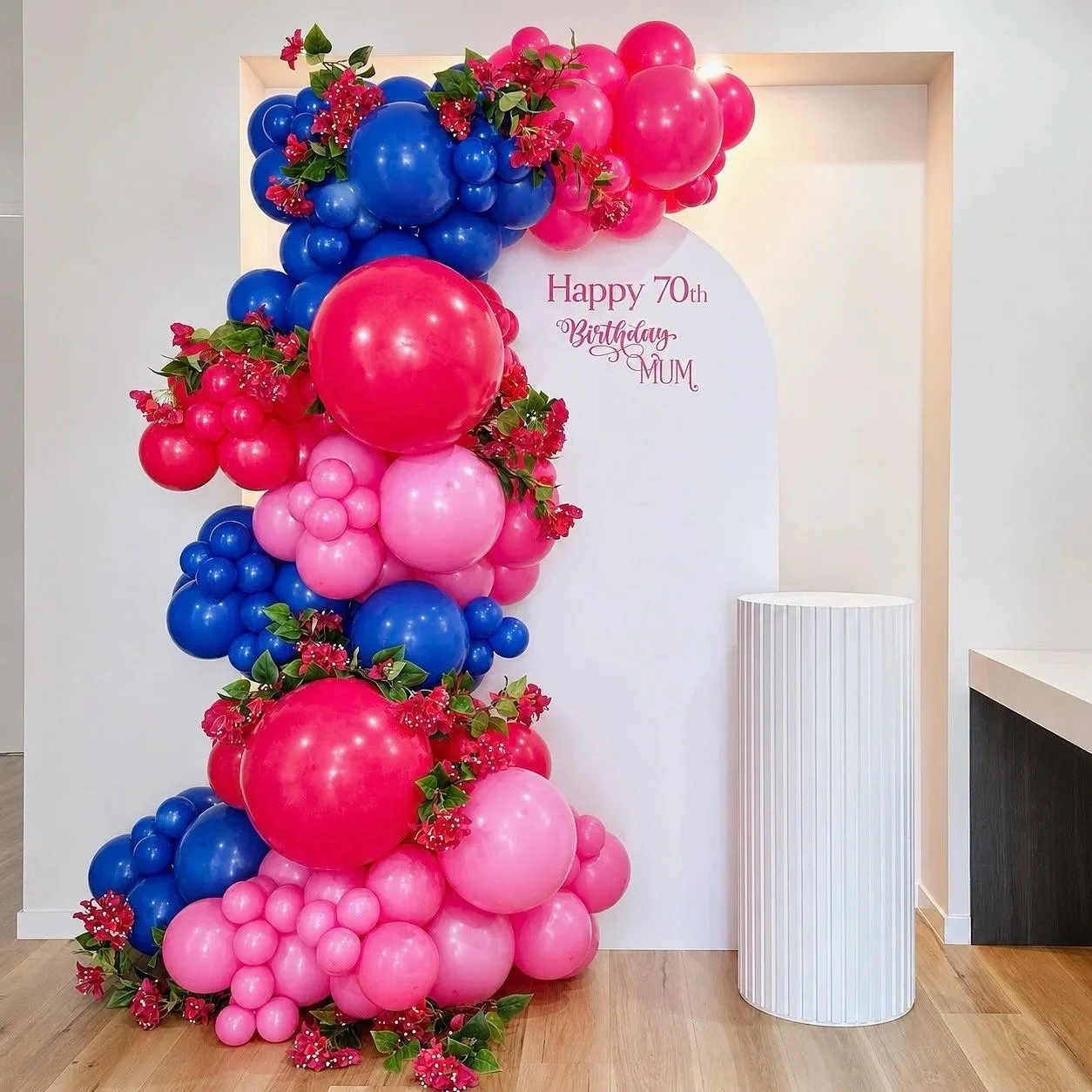 Celebrating 70 in full bloom 🌸✨

A beautiful balloon backdrop paired with our lush faux bougainvillea, Paloma cake plinth and a touch of effortless elegance was the perfect party setting for this special Mum&rsquo;s 70th Birthday

🌸 70th Birthday b