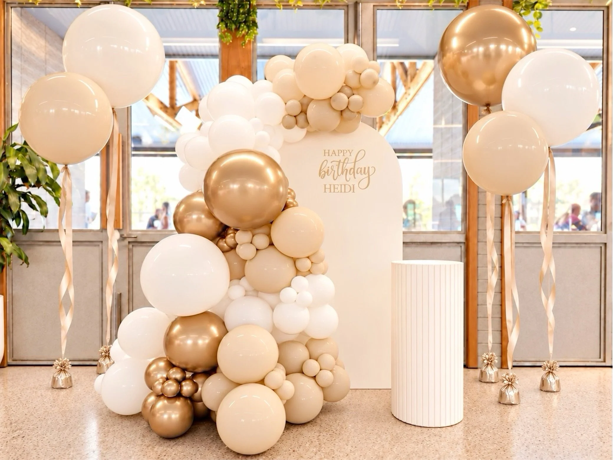 Bubbly, Golden &amp; Fabulous ✨ Heidi&rsquo;s Surprise 50th Birthday Celebration

Because turning 50 deserves a little extra magic, and a picture-perfect place to capture all those birthday memories. 🥂✨

Our elegant white arch backdrop, personalised