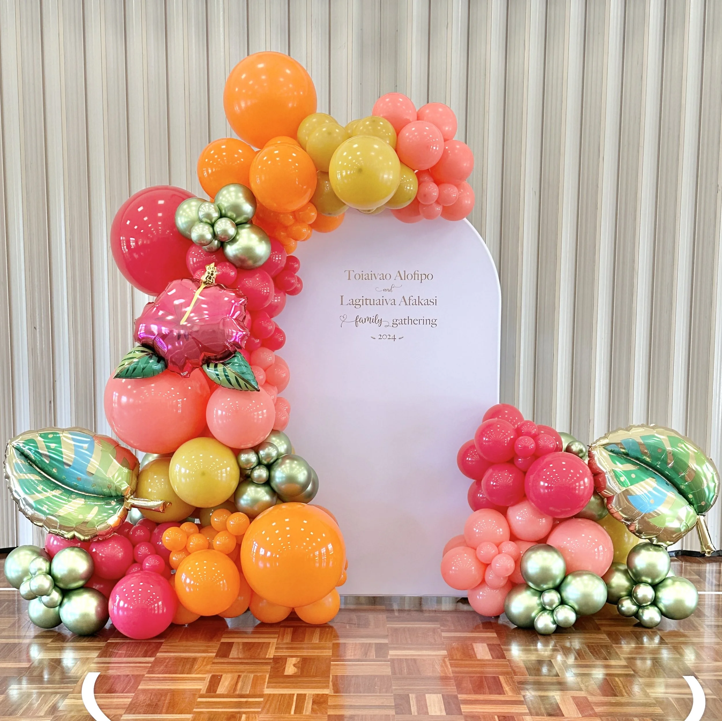 Hawaiian themed tropical balloon backdrop