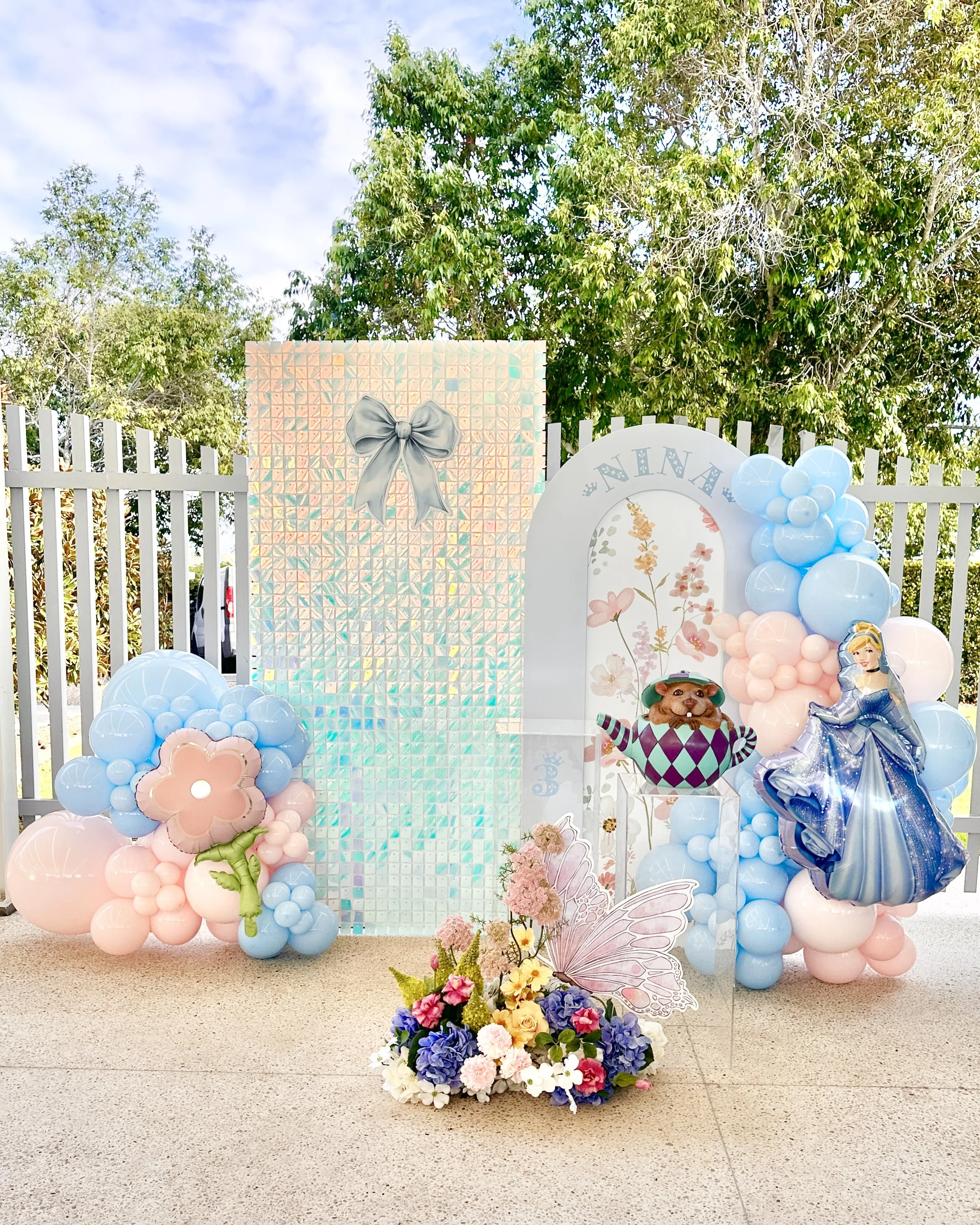 Cinderella themed birthday party by Print Candy