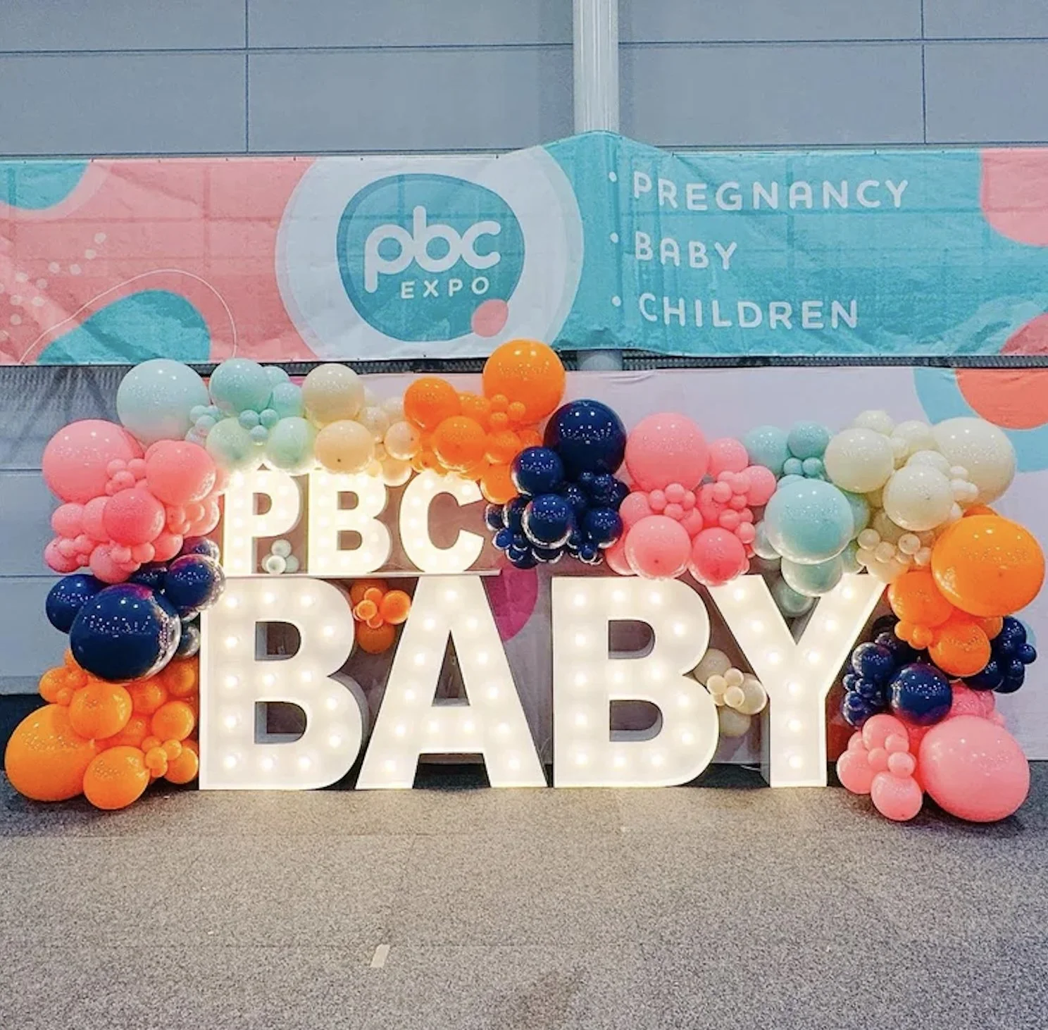 Balloon wall for the PBC Baby expo for mums to be