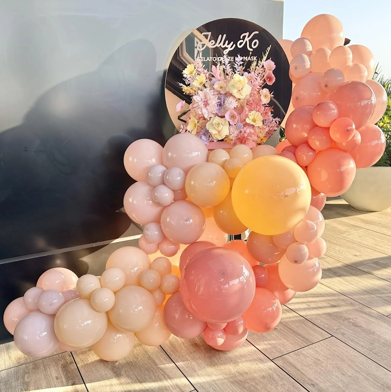 Floral balloon easel sign