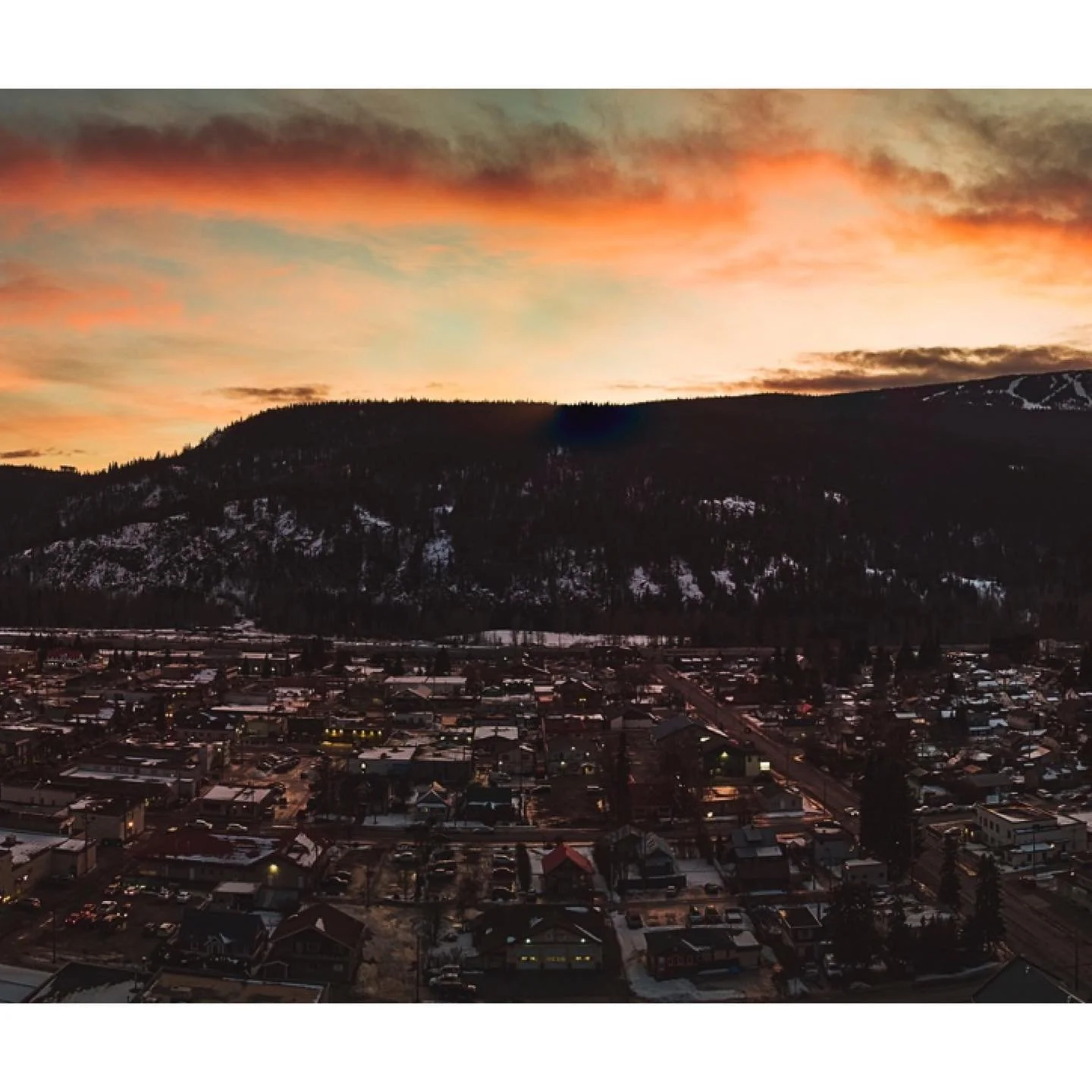 Third post on this account and it&rsquo;s a selfie! 
1/3

&bull;
&bull;
&bull;
&bull;
&bull;
#canada #photography #travel #nature #love #photooftheday #instagood #hiking #adventure #art #mountains #winter #outdoors #panorama #pano #columbia #mountain