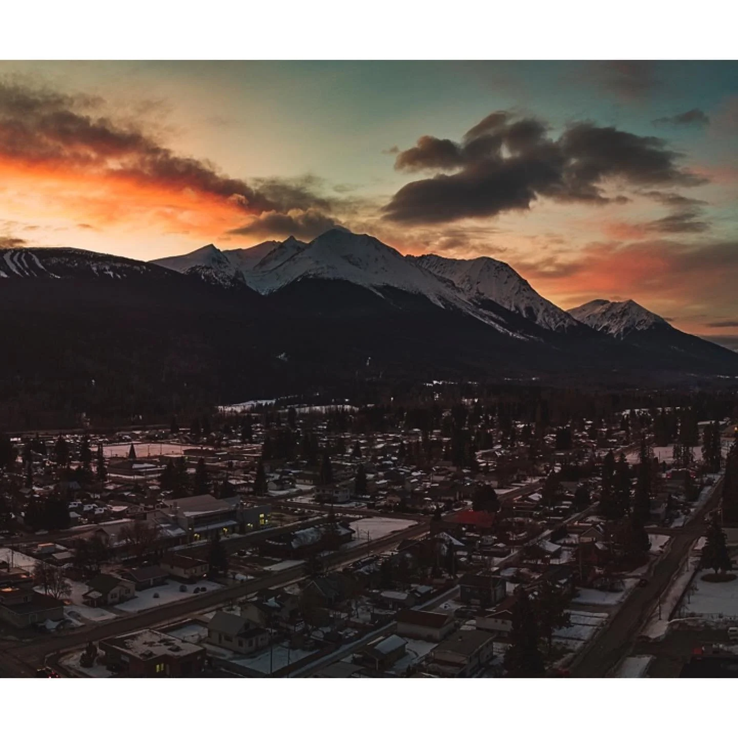 Second post on this account and it&rsquo;s a Selfie!
2/3

&bull;
&bull;
&bull;
&bull;
&bull;
#canada #photography #travel #nature #love #photooftheday #instagood #adventure #art #mountains #winter #panorama #pano #columbia #british #dji #paesaggio #k