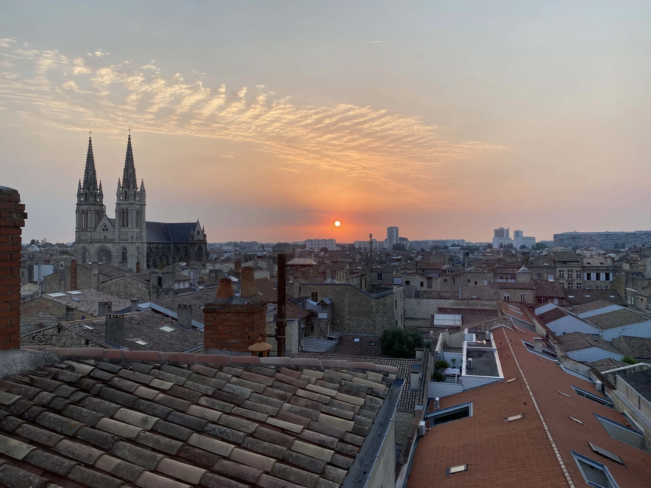Bordeaux skyline at sunset illustrating everyday life in France