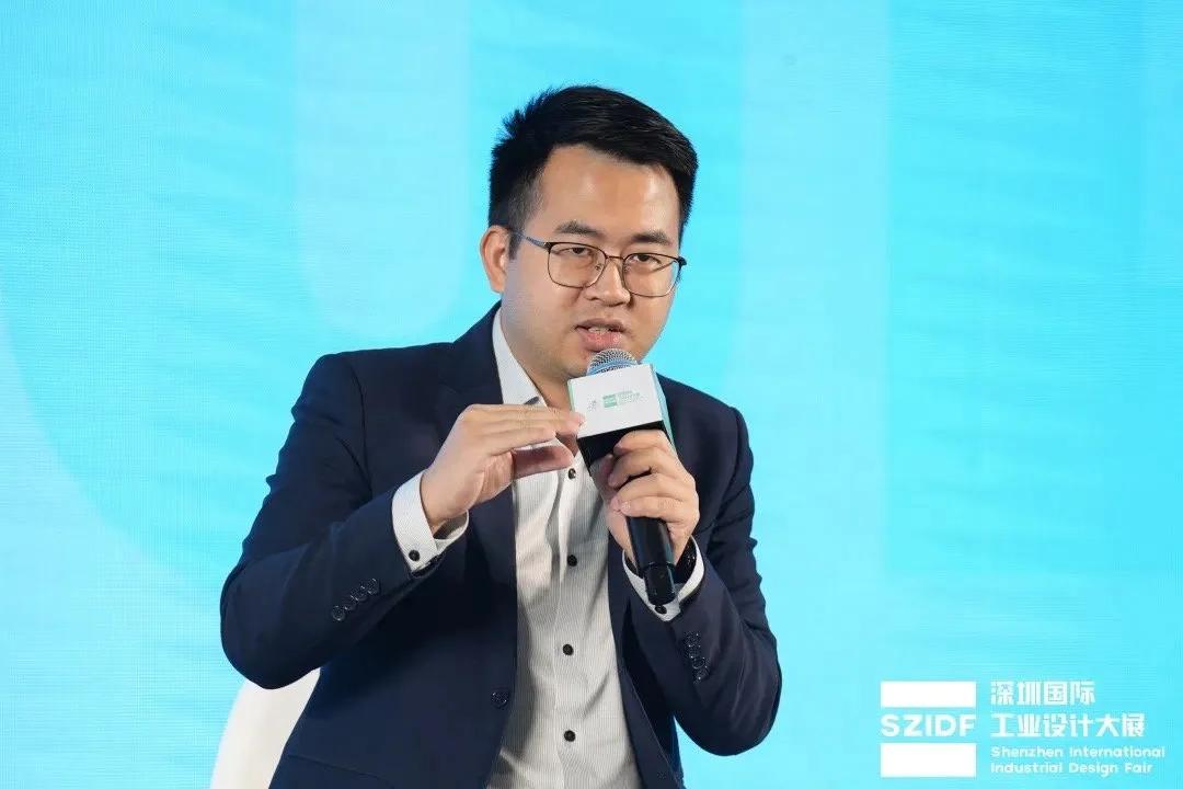 James with Mike Tyson at a hardware launch event. Strategic industrial design and DFM engineering for the TYSON 2.0 global vape brand.