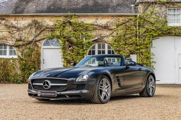 MERCEDES-BENZ SLS / 6.2 63 V8 AMG Roadster – £129,999