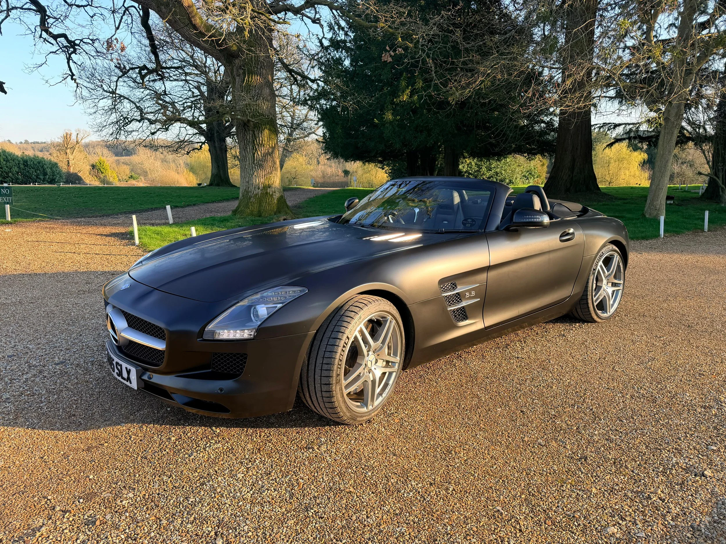 MERCEDES-BENZ SLS / 6.2 63 V8 AMG Roadster SpdS DCT Euro 5 2dr / £129,999