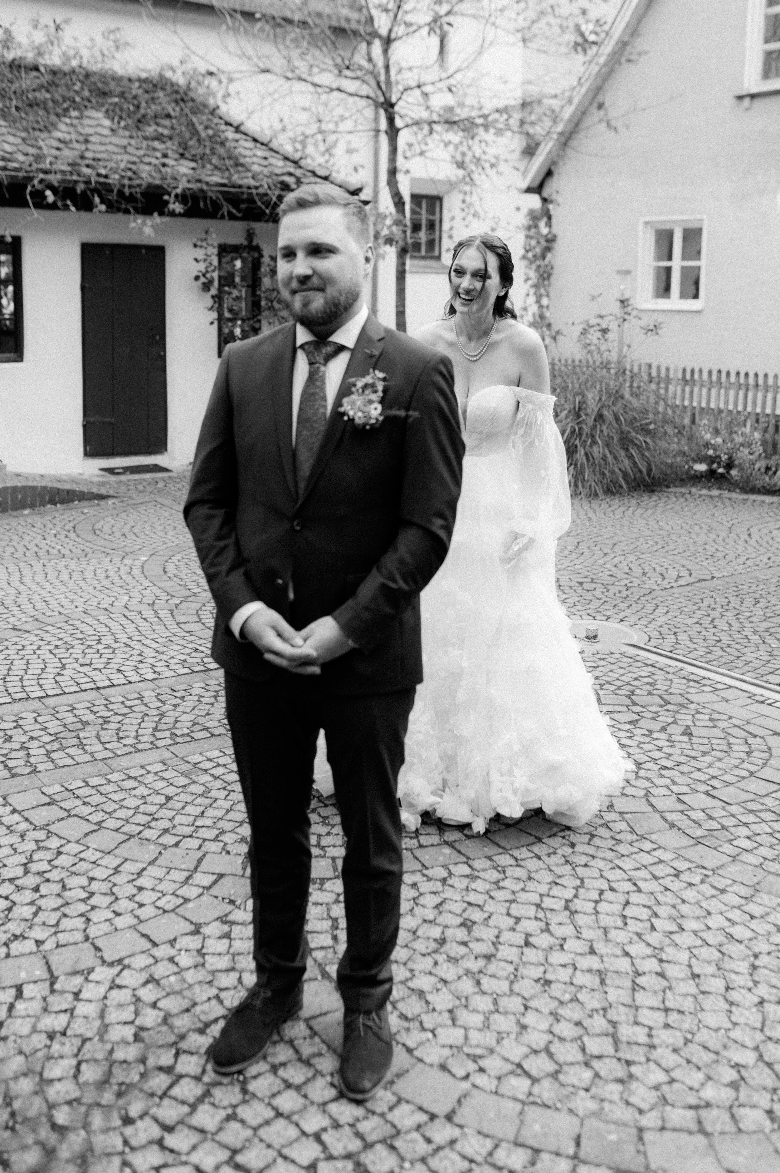 Vicky-Marvin_First Look_16.jpg