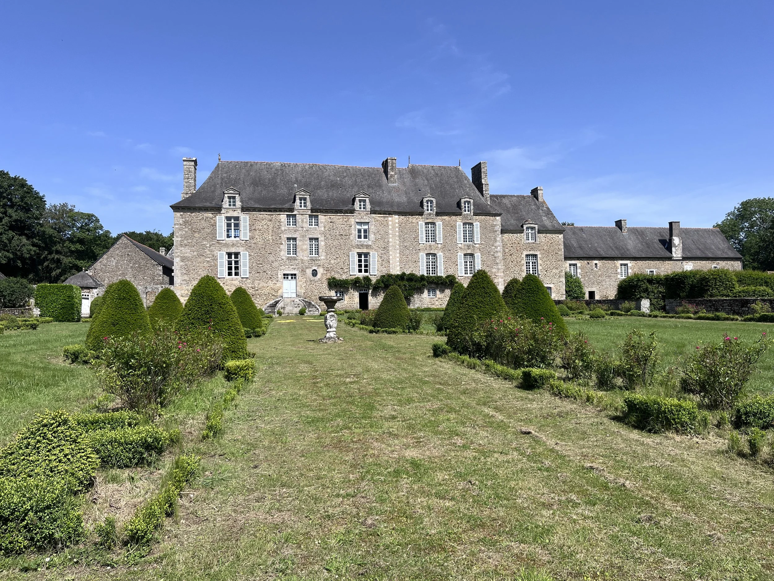 CHÂTEAU ET MANOIRS