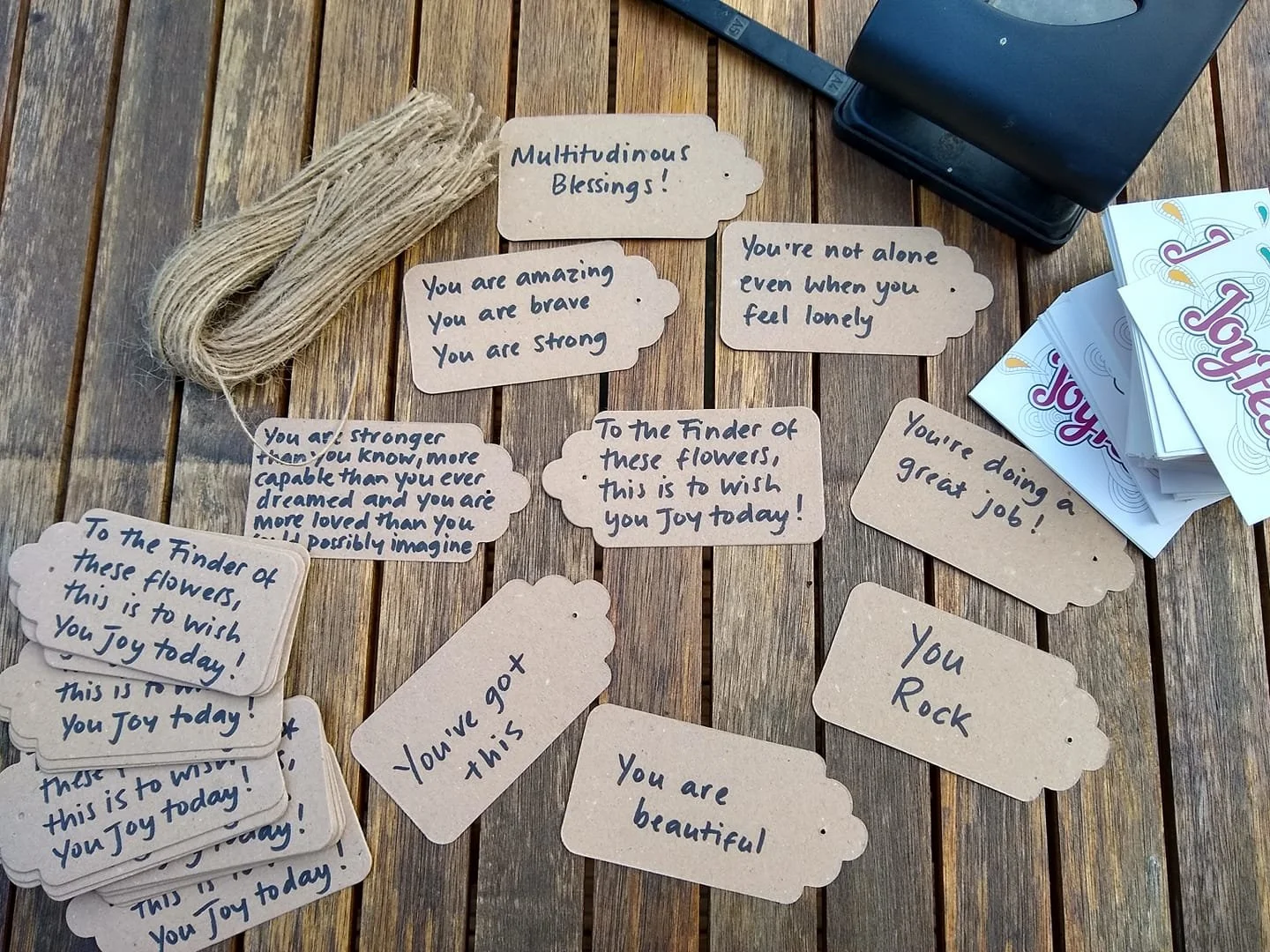 Encouraging tags for bunches of flowers