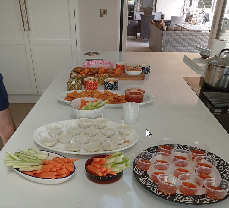 Kitchen_island_with_food.png