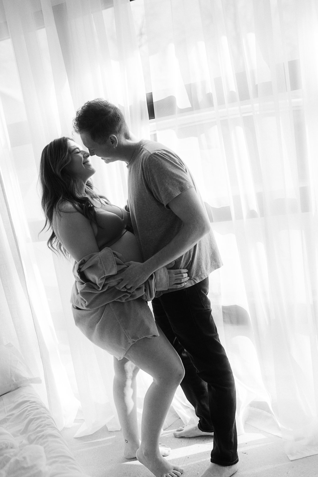 Denver couples and engagement photographer specializing in intimate, emotional and natural light sessions. Timeless photography for modern, deeply connected couples.