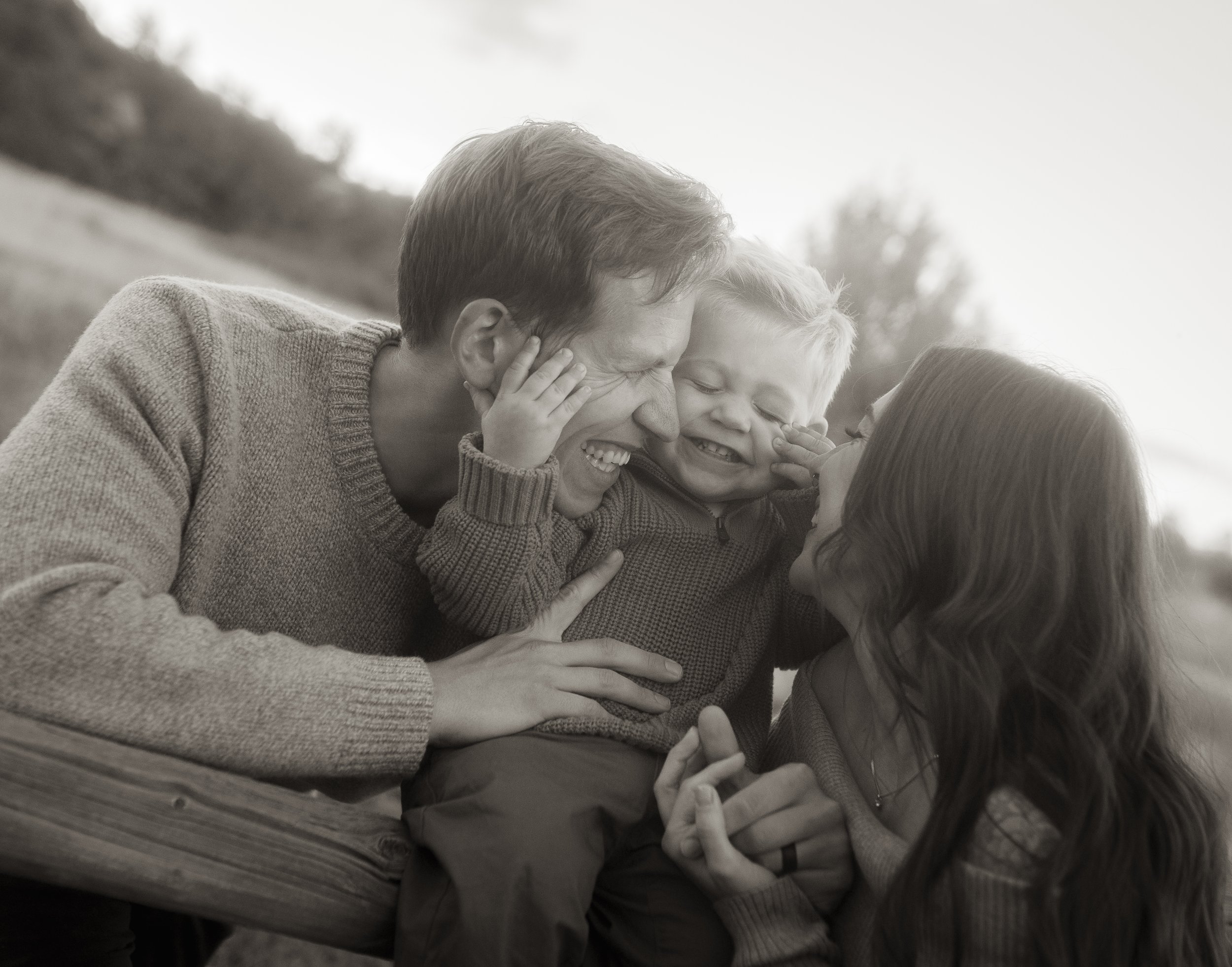 Denver maternity photographer specializing in intimate, emotional and natural light motherhood sessions. Timeless, nostalgic photography for expecting mothers and families.