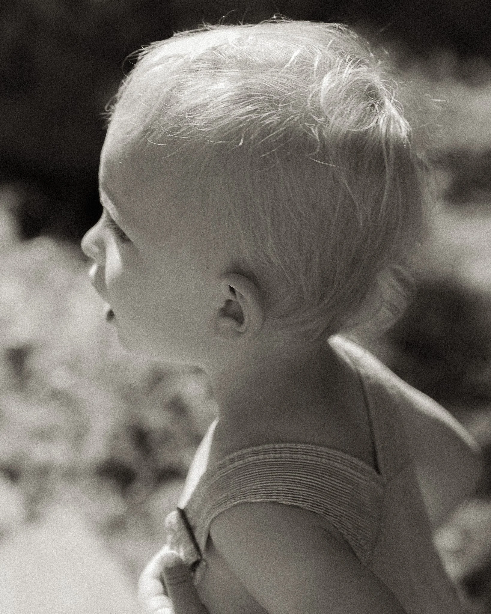 Denver maternity photographer specializing in intimate, emotional and natural light motherhood sessions. Timeless, nostalgic photography for expecting mothers and families.