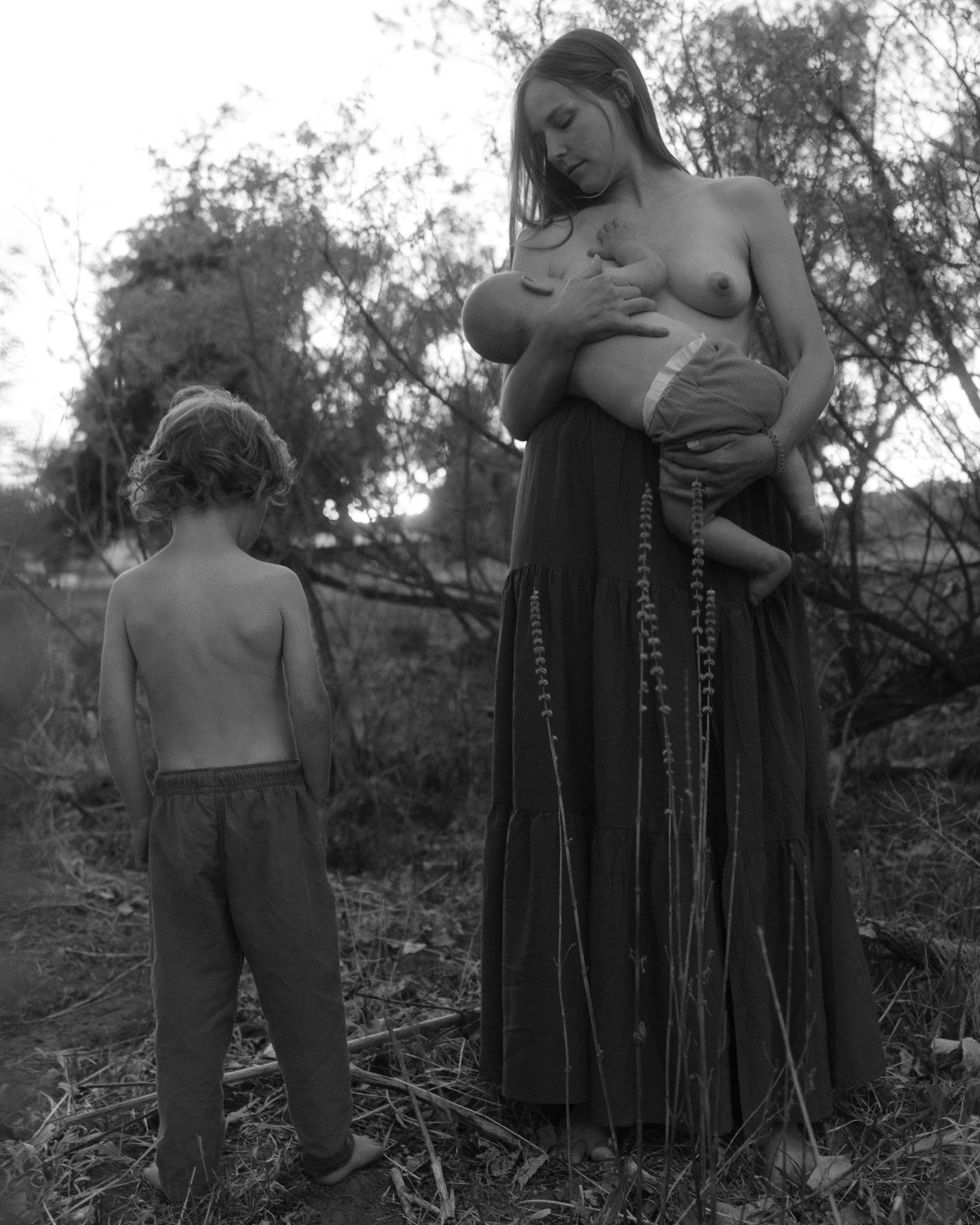 Denver maternity photographer specializing in intimate, emotional and natural light motherhood sessions. Timeless, nostalgic photography for expecting mothers and families.