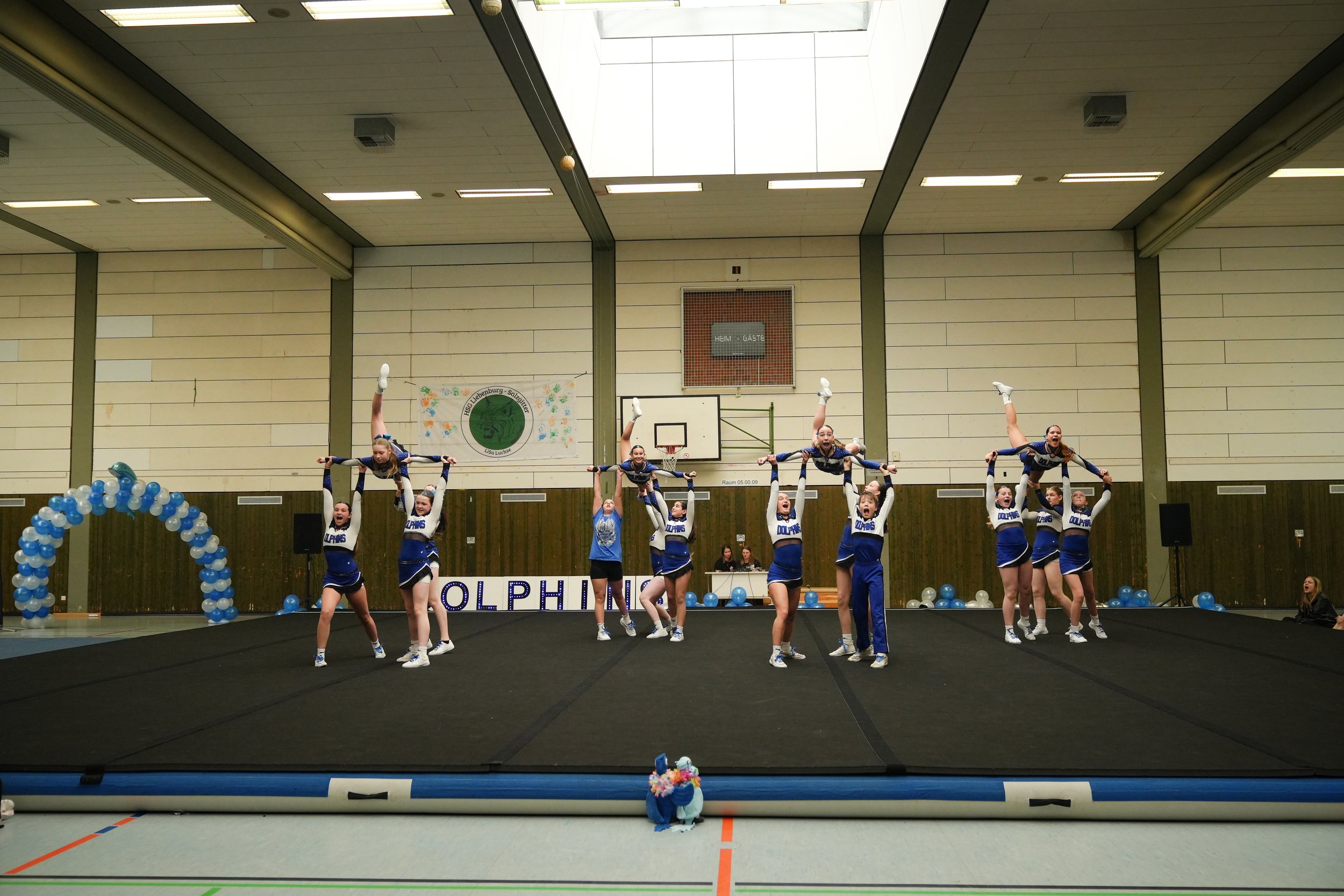 Dolphins (455 of 885).jpg