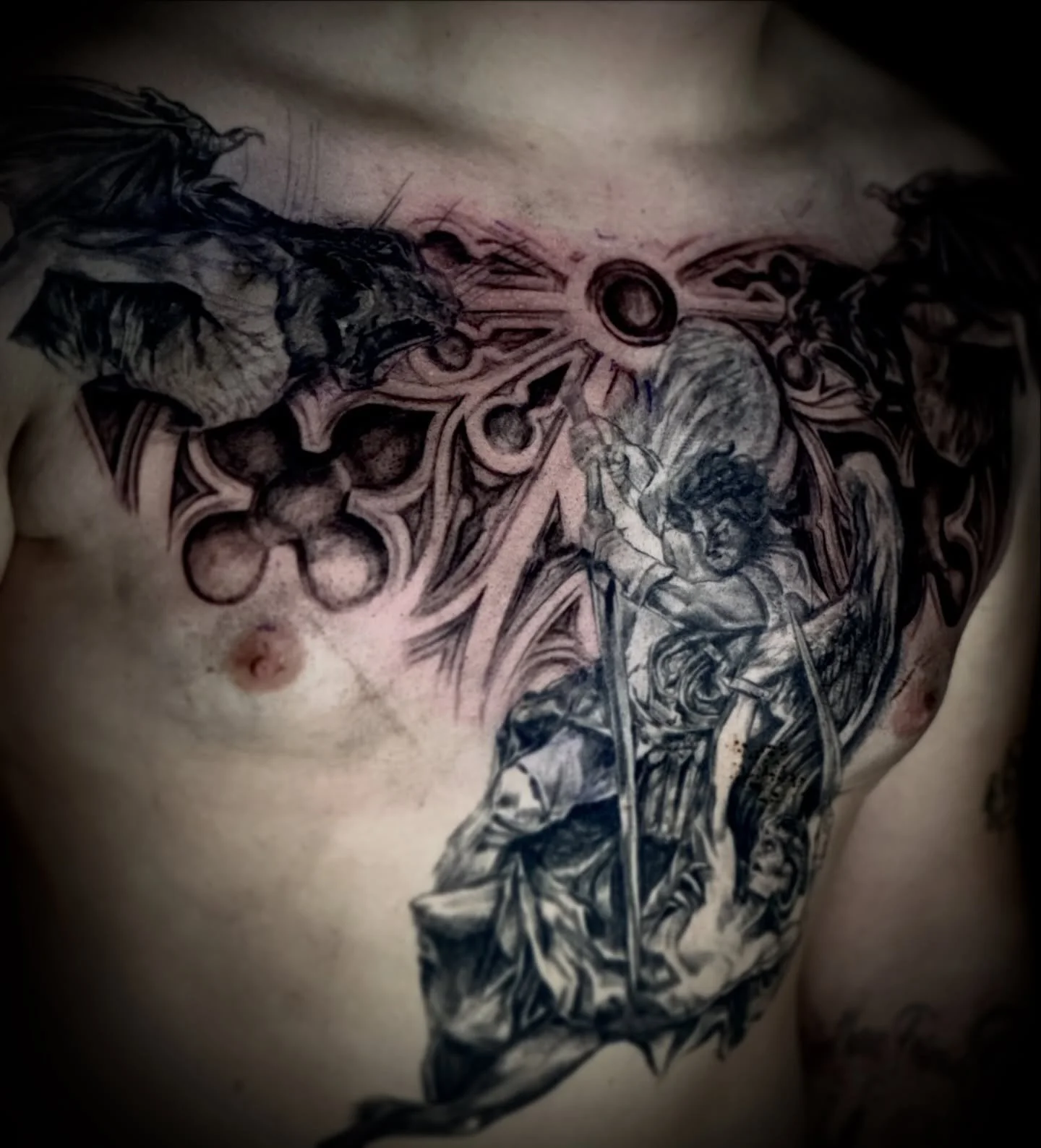 front piece in progress 

Thank you so much for your trus @christian_aerni 

#blackandgreytattoo #frontpiecetattoo