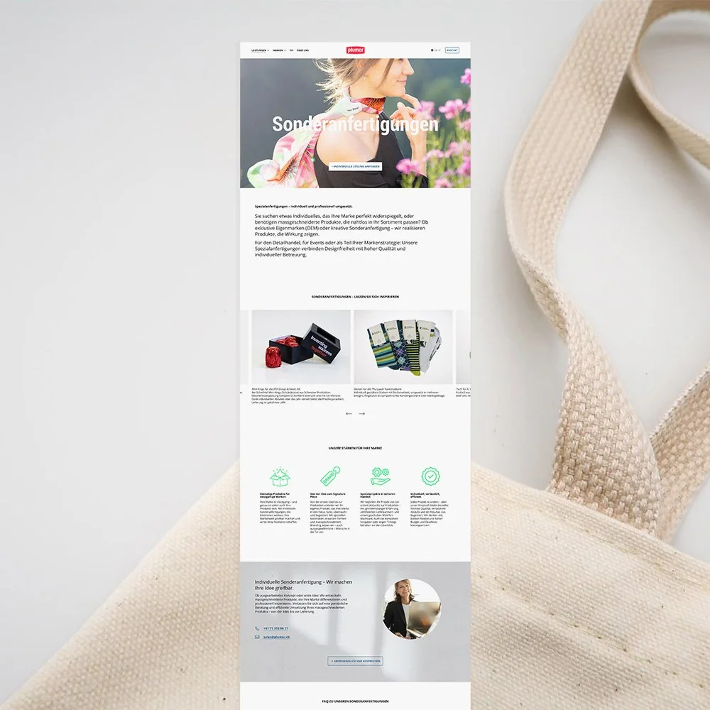 Webseite für Sonderanfertigungen mit Bildern von personalisierten Produkten, Texten und einer Kontaktmöglichkeit