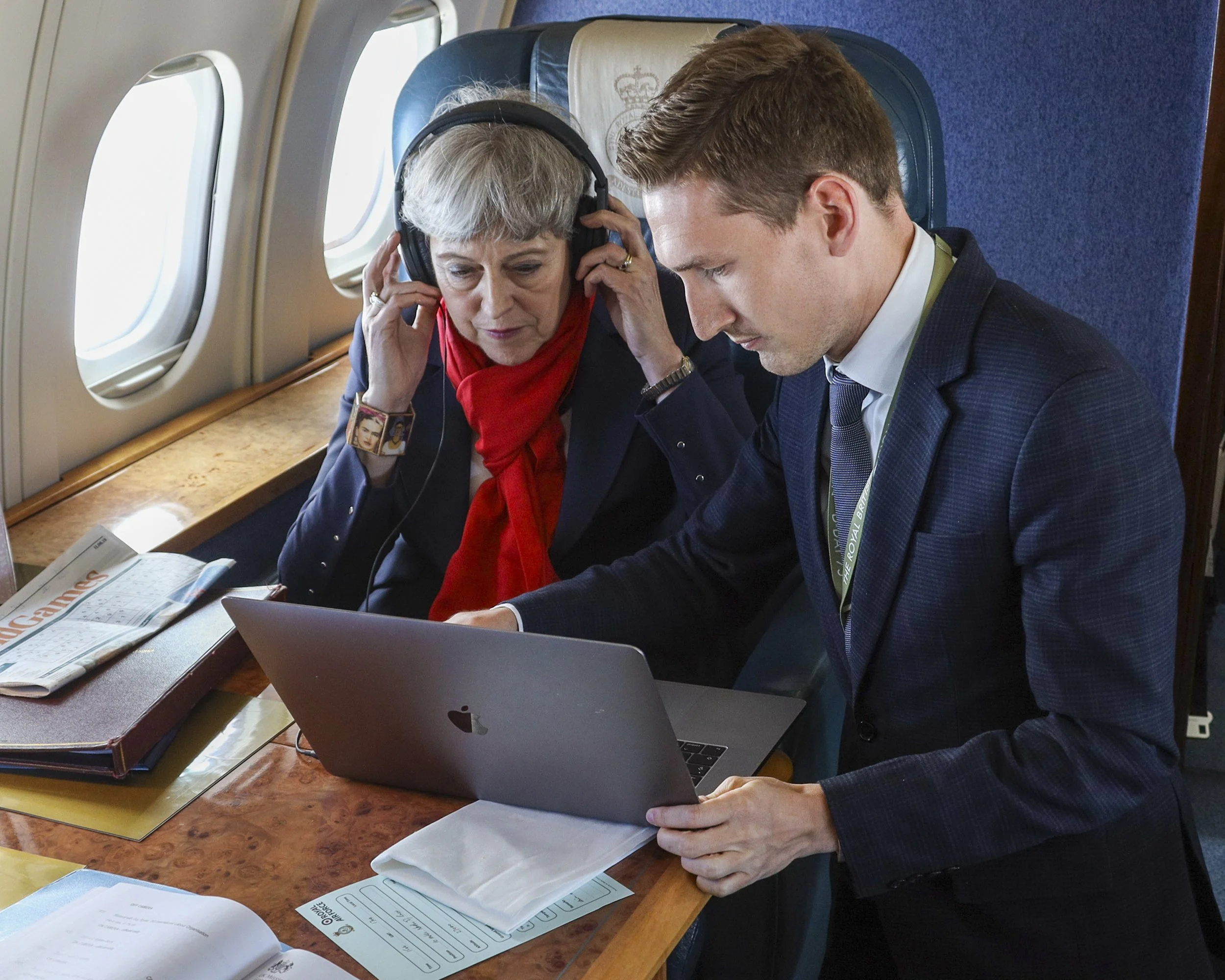 Robert Midgley briefing the then Prime Minister Theresa May.