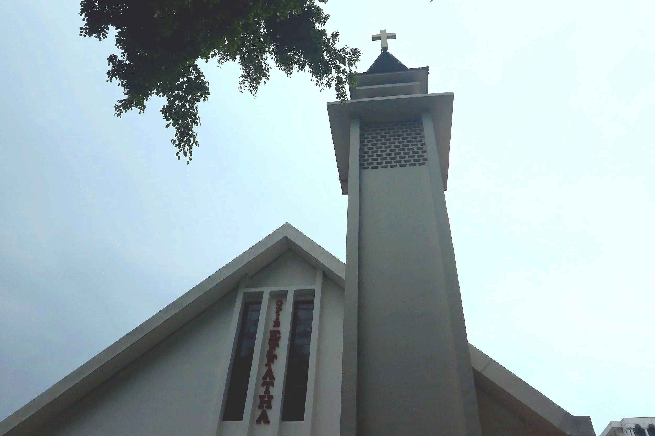 Foto Gedung Gereja GPIB Effatha Jakarta-tampak luar dari depan