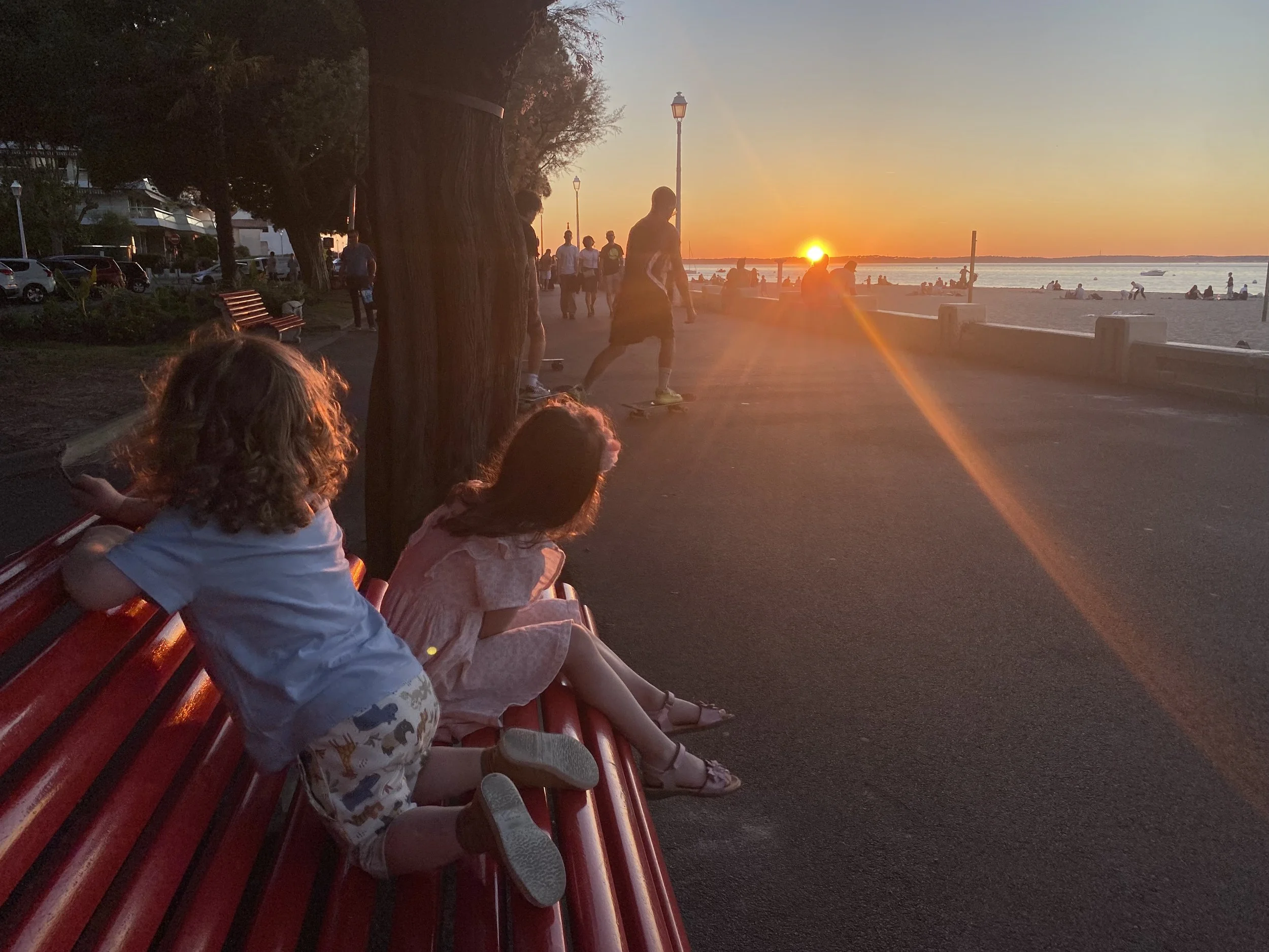 tramonto sul lungomare