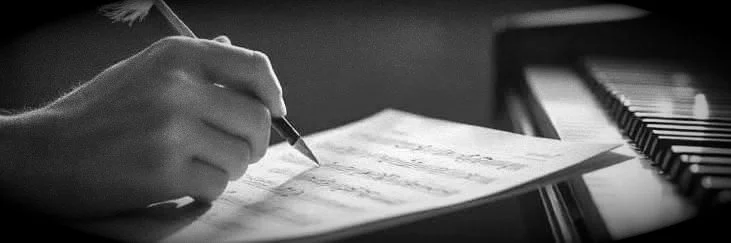 Il compositore Mauro Agagliate: partitura originale e sound design / Original score and sound design.