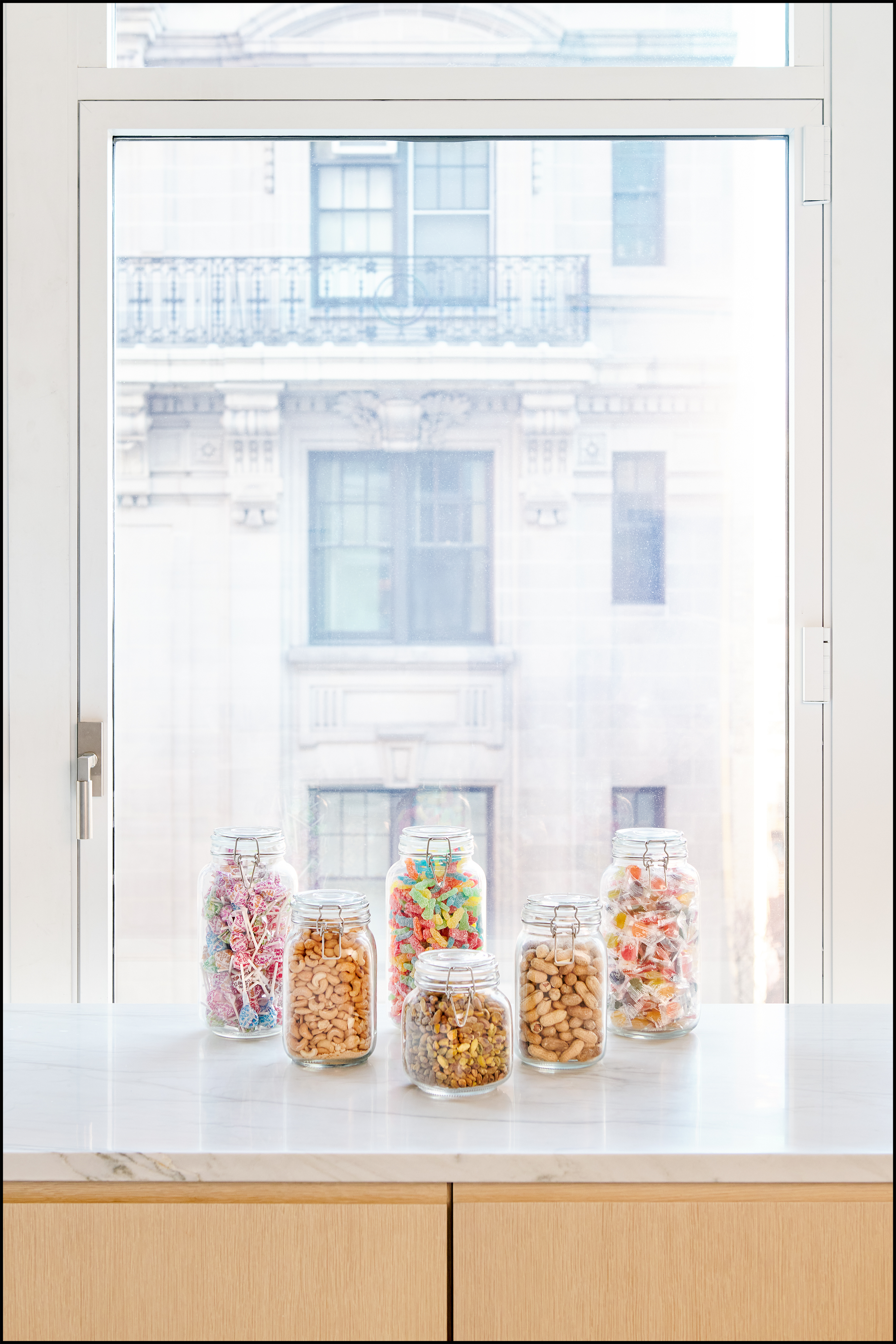 beautiful-jars-with-upper-east-side-apartment.png