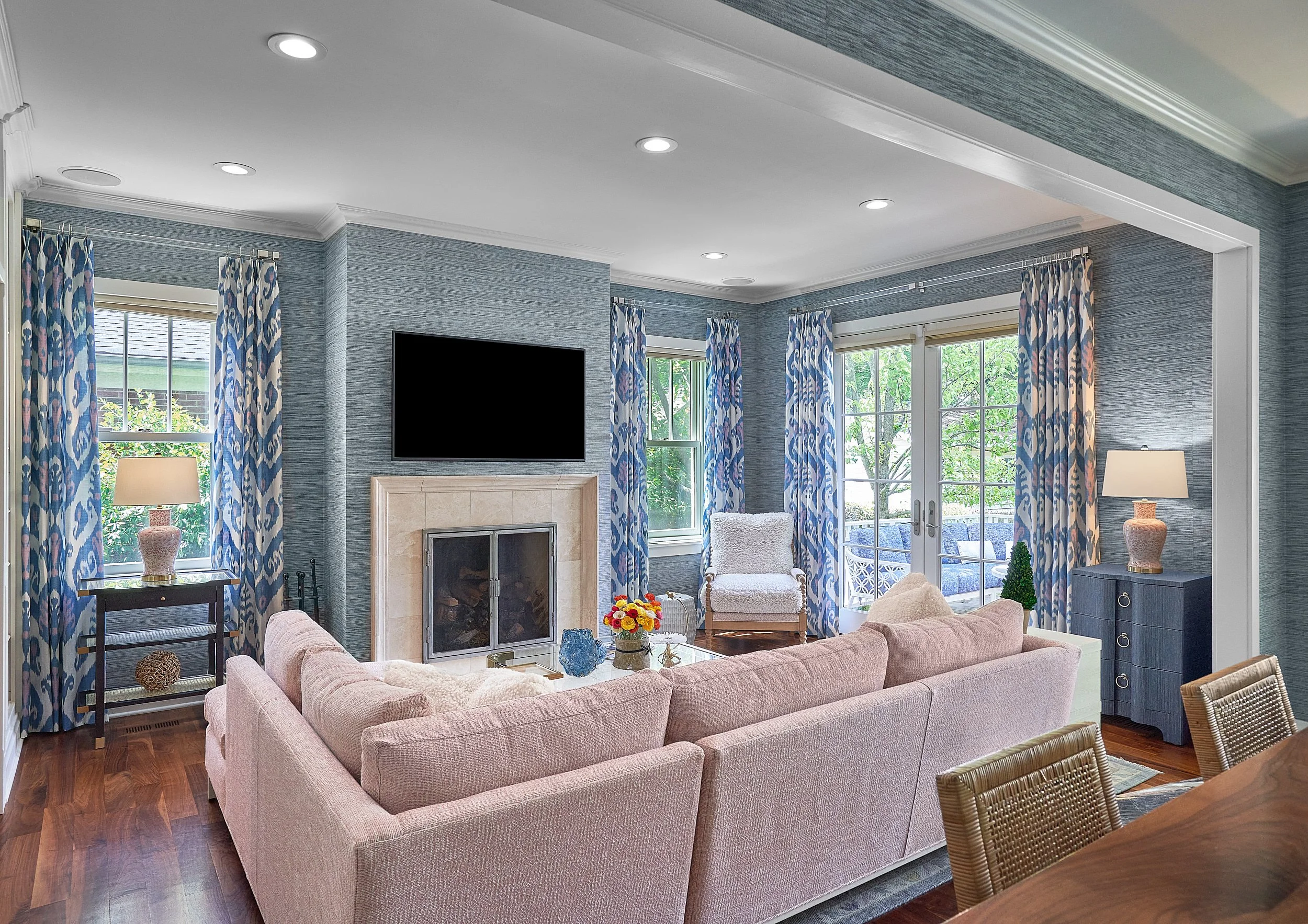 Home-builder-lake-forest-britt-carter-house-interior-kitchen-furnniture-install-exterior-consturction-design-residence-architects-architectural-photography-marcel-page 4.jpg