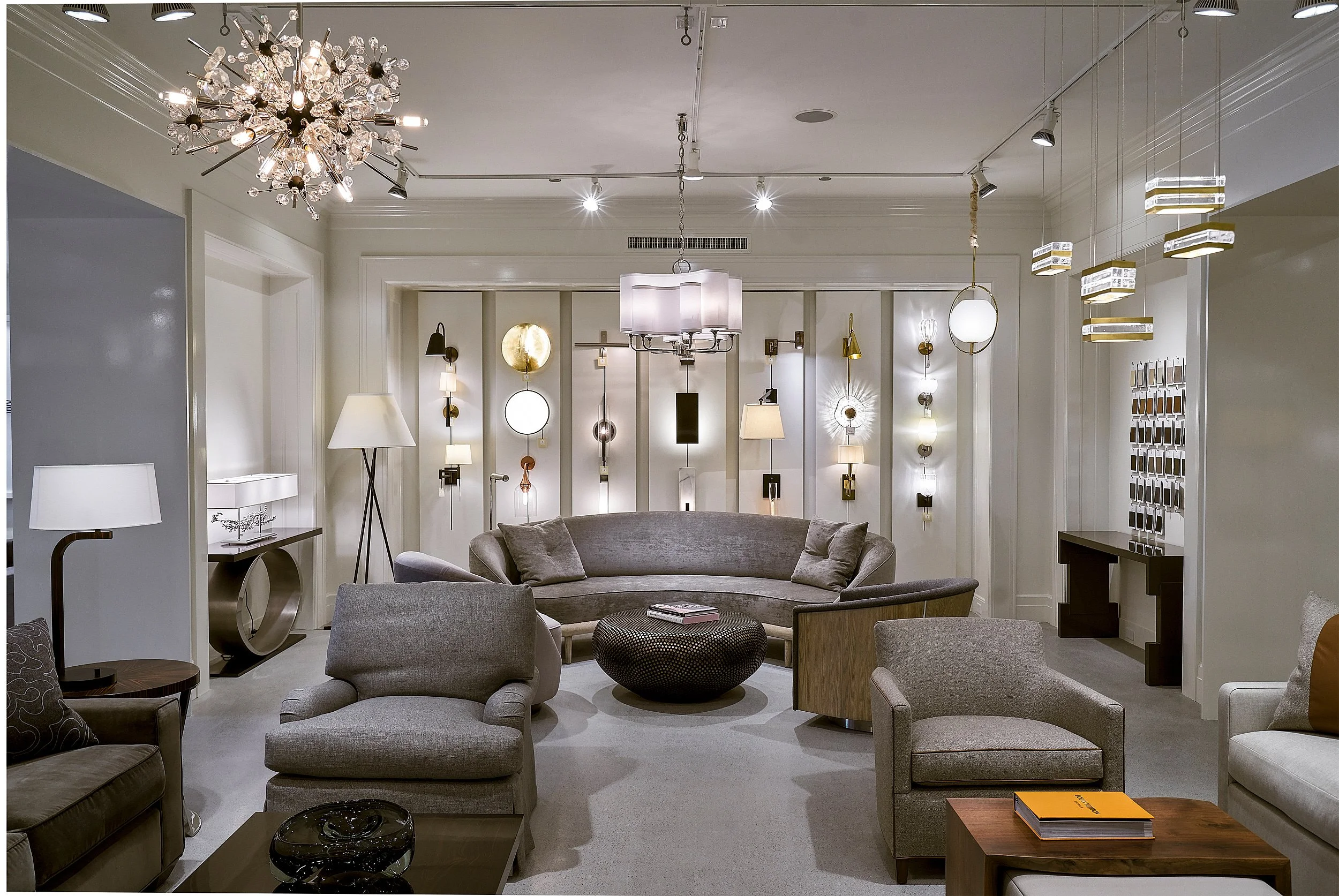 show-room-interior -merchandise-mart-chicago-evanspencer-furniture-themart-architectural-photography-marcel-page 20.jpg