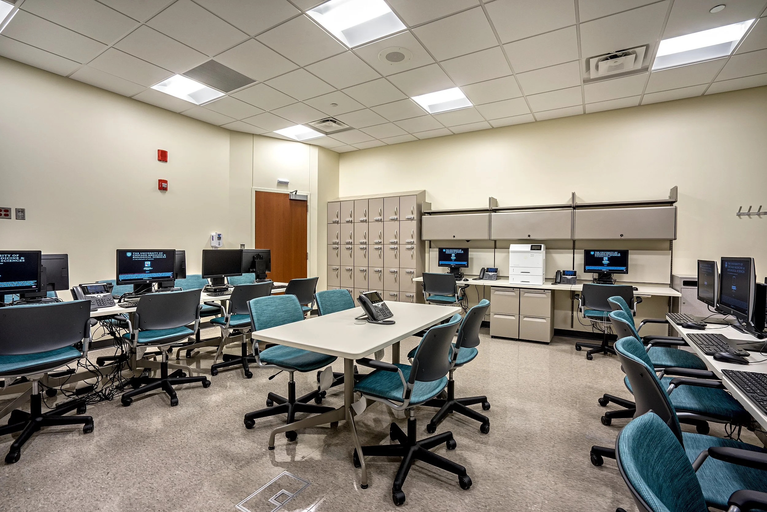 chicago-healthcare-hospital-deliveryroom-interior -medical-design-architectural-photography-marcel-page 7.jpg