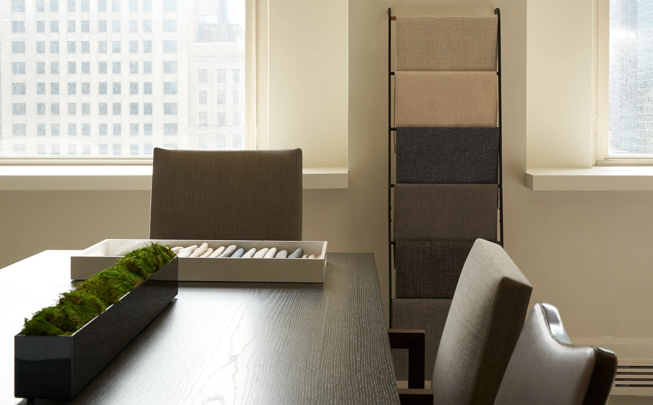 show-room-interior -merchandise-mart-chicago-evanspencer-furniture-themart-architectural-photography-marcel-page 15.jpg