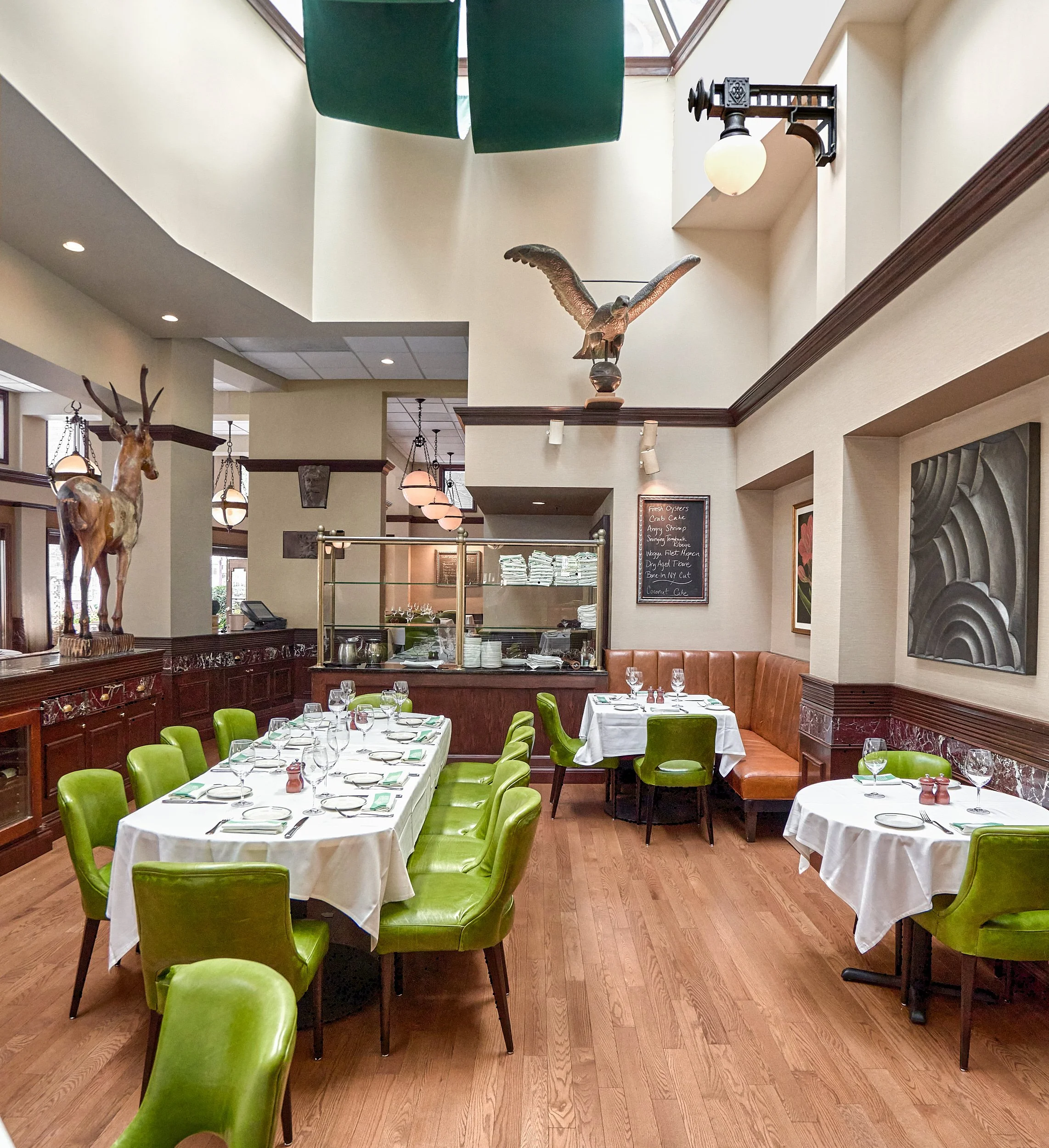 chicago-riverfront-resturant-commercial-smith-wollenski-steakhouse-exterior-interior -hospitality-chicago-architectural-photography-marcel-page 20.jpg