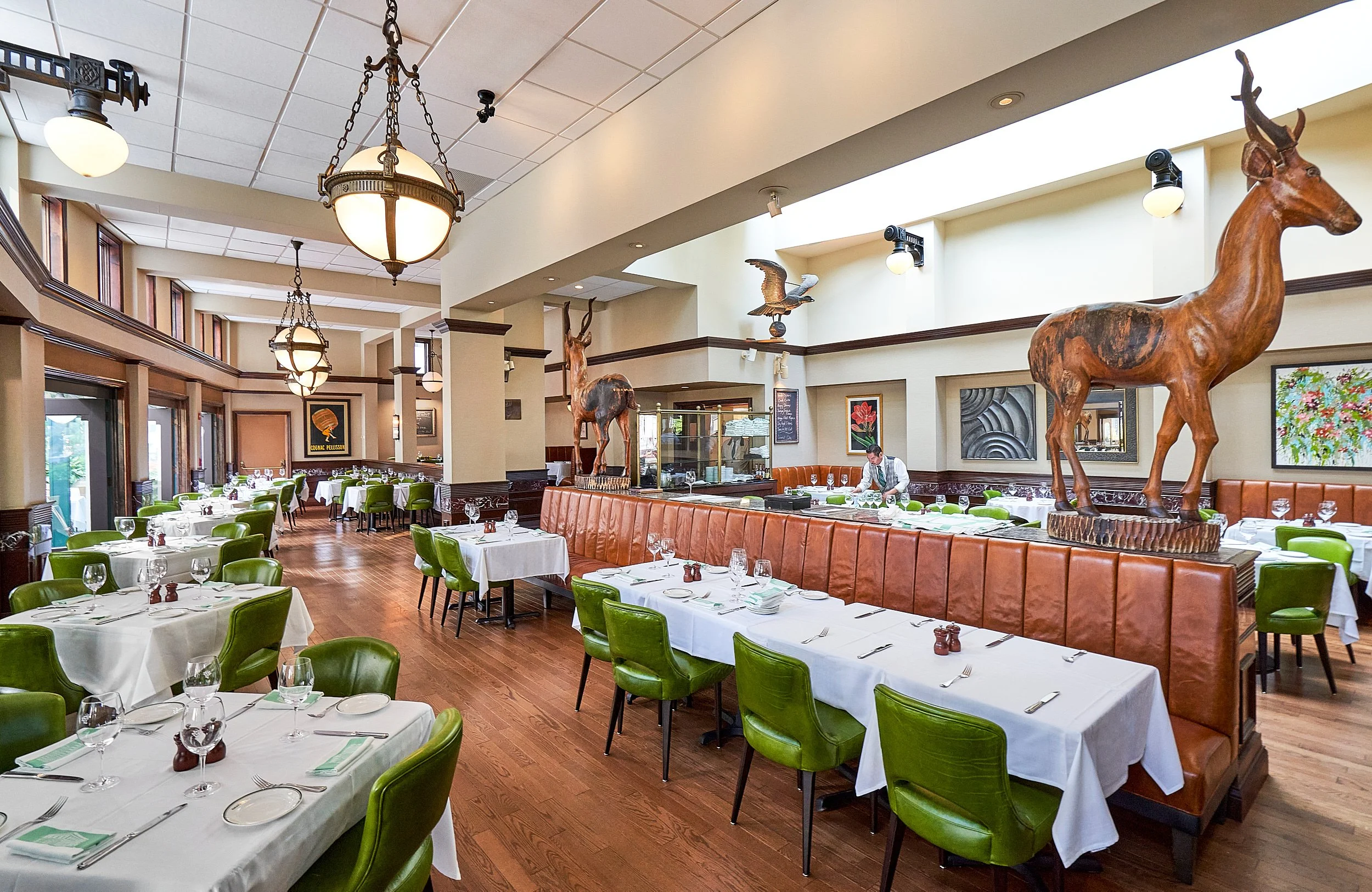 chicago-riverfront-resturant-commercial-smith-wollenski-steakhouse-exterior-interior -hospitality-chicago-architectural-photography-marcel-page 21.jpg