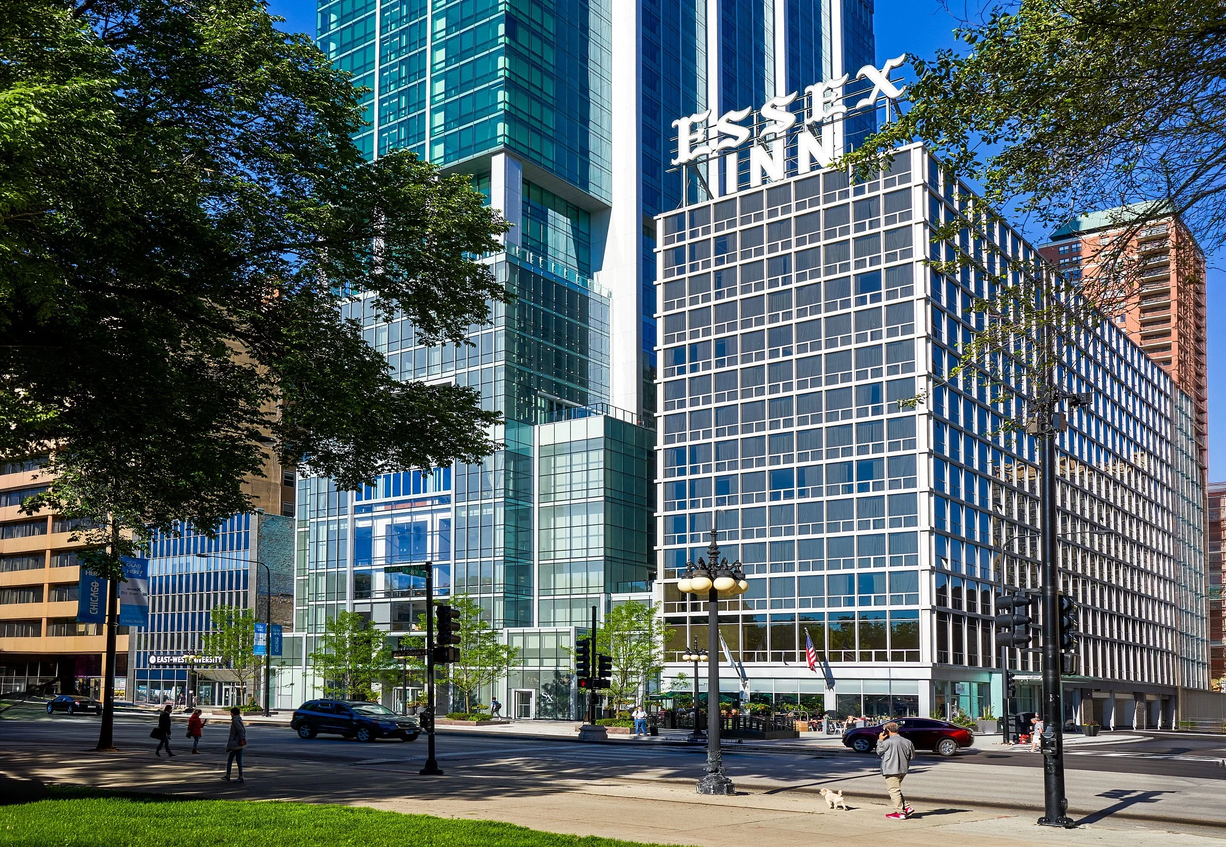 chicago-essex-hotel-skybar-exterior-interior+-hospitality-chicago-architectural-photography-marcel-page+8.jpg.webp