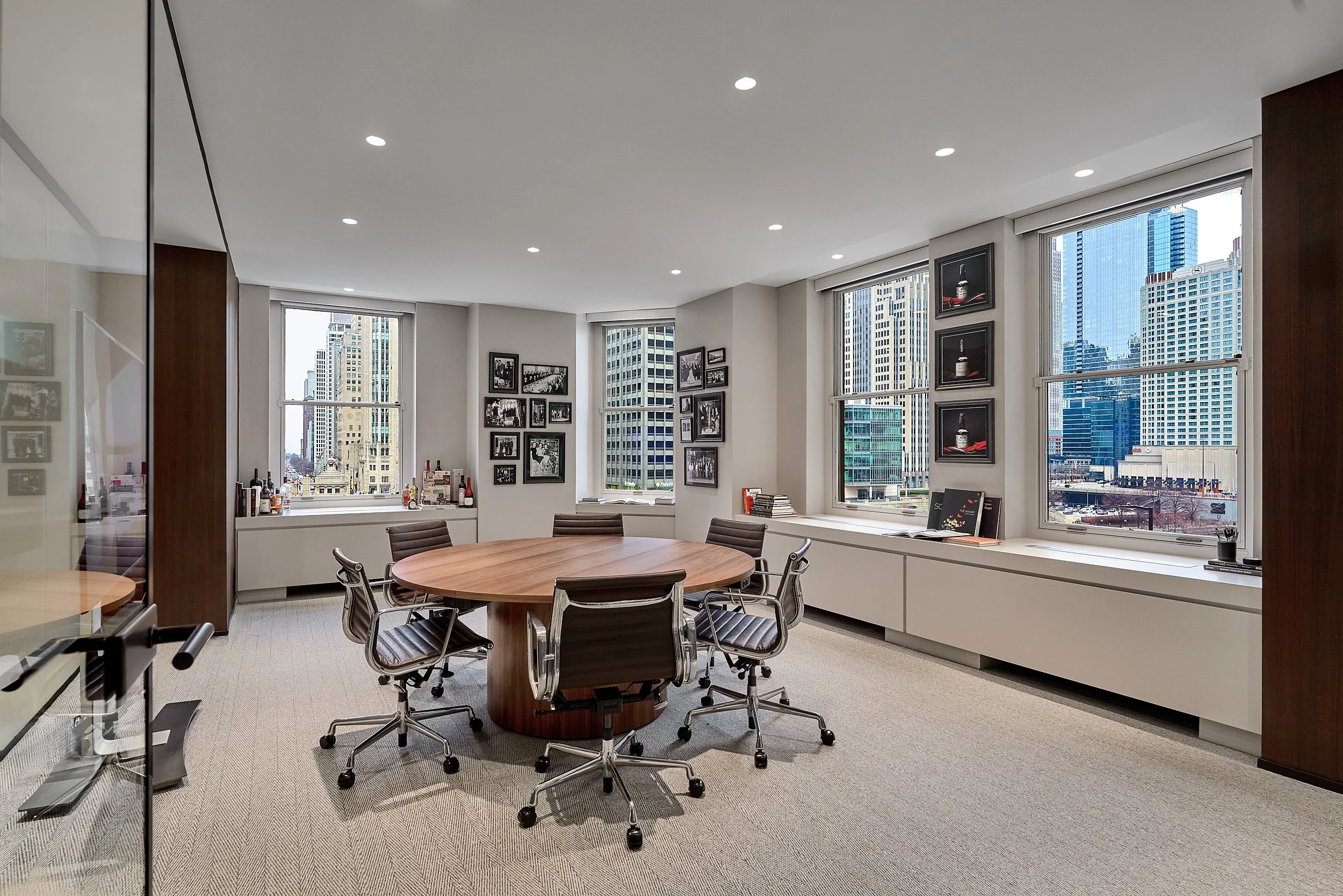 chicago-Interiordesign-commercial-officespace-architectural-office-photography-furniture-install-interior-marcelpage.jpg 11.jpg