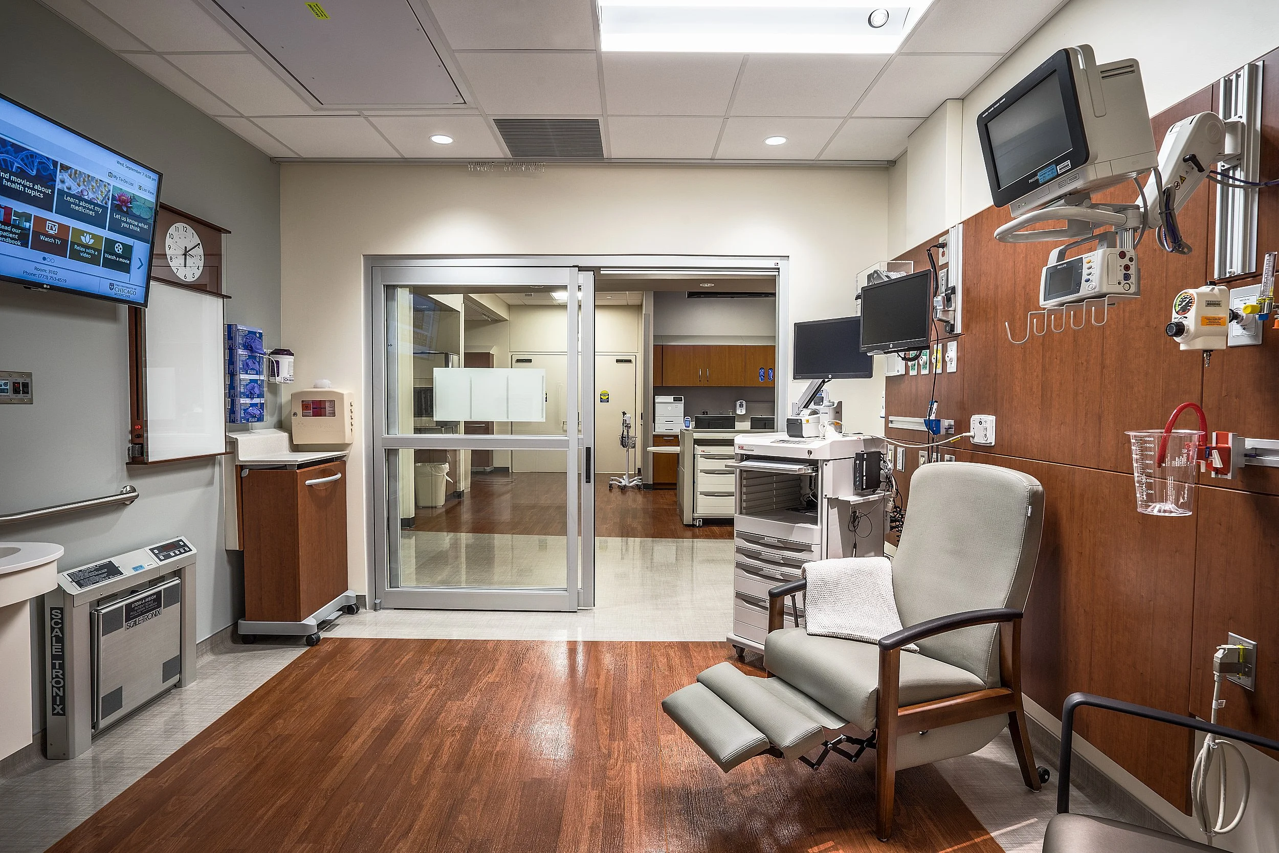 chicago-healthcare-hospital-deliveryroom-interior -medical-design-architectural-photography-marcel-page 8.jpg