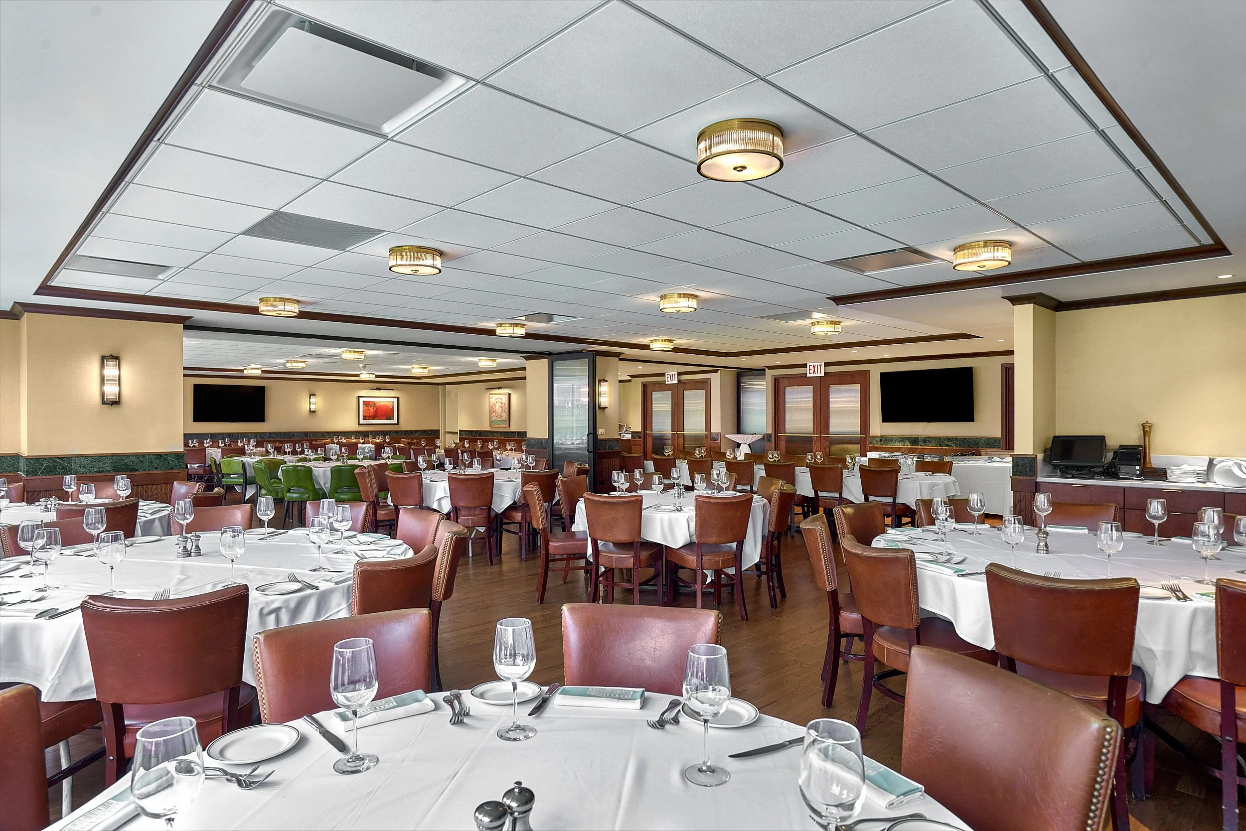 chicago-riverfront-resturant-commercial-smith-wollenski-steakhouse-exterior-interior -hospitality-chicago-architectural-photography-marcel-page 12.jpg