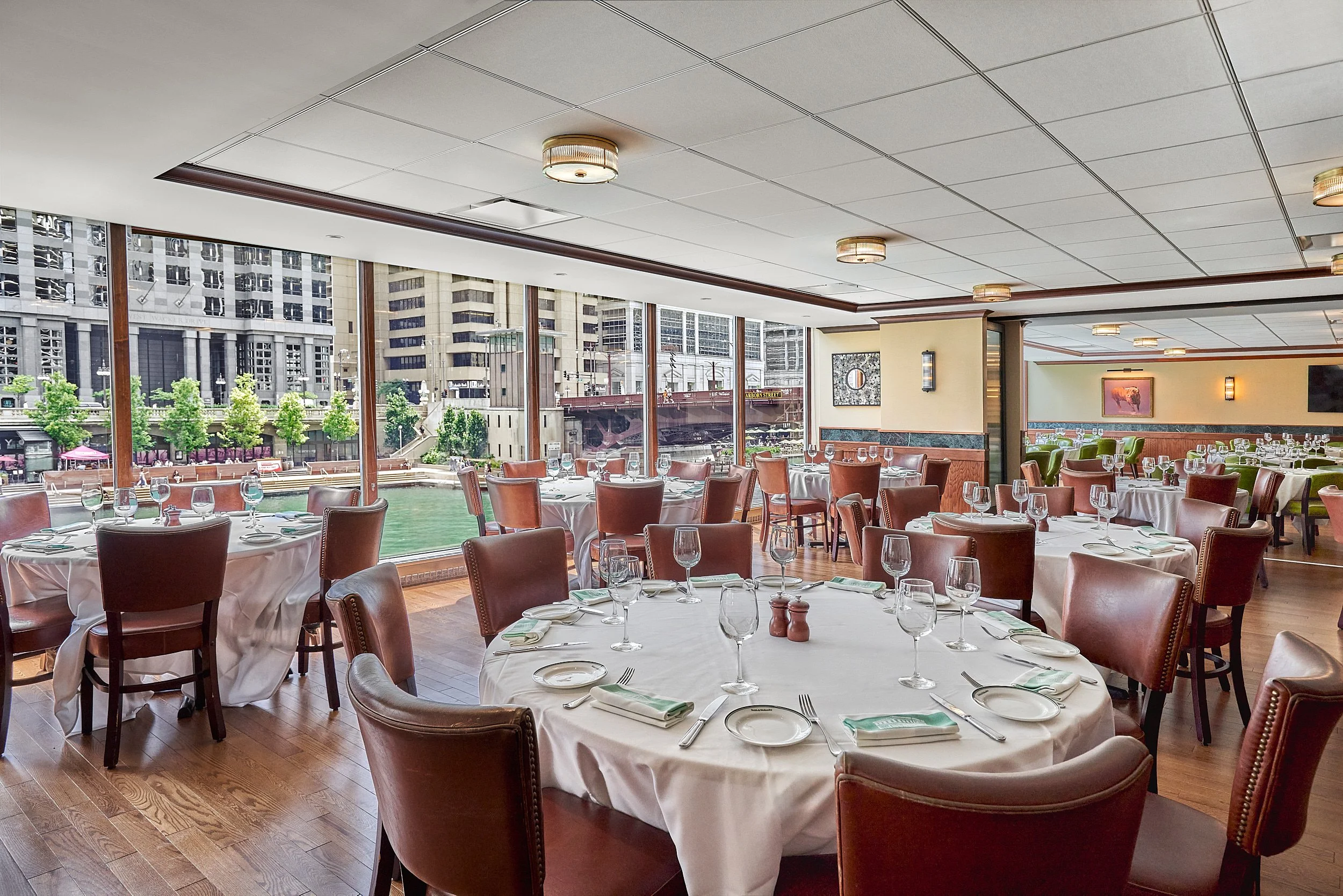 chicago-riverfront-resturant-commercial-smith-wollenski-steakhouse-exterior-interior -hospitality-chicago-architectural-photography-marcel-page 25.jpg