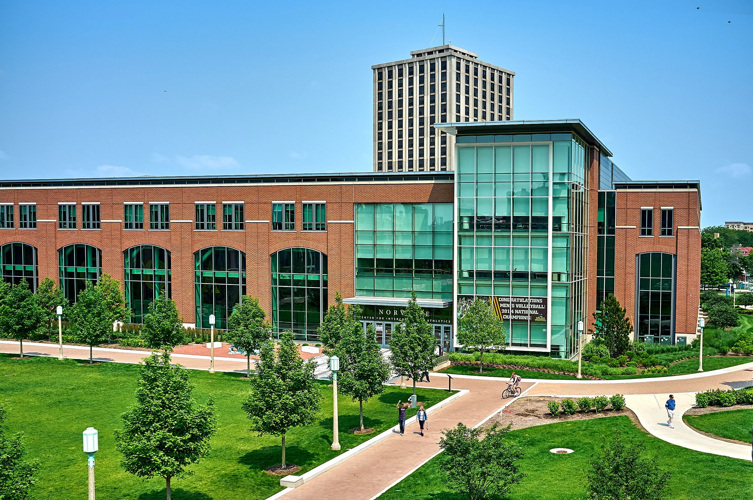 chicago-college-exterior-school-architectural-education-photography-loyola-university-rogerspark-catholic-marcelpage.jpg 3.jpg