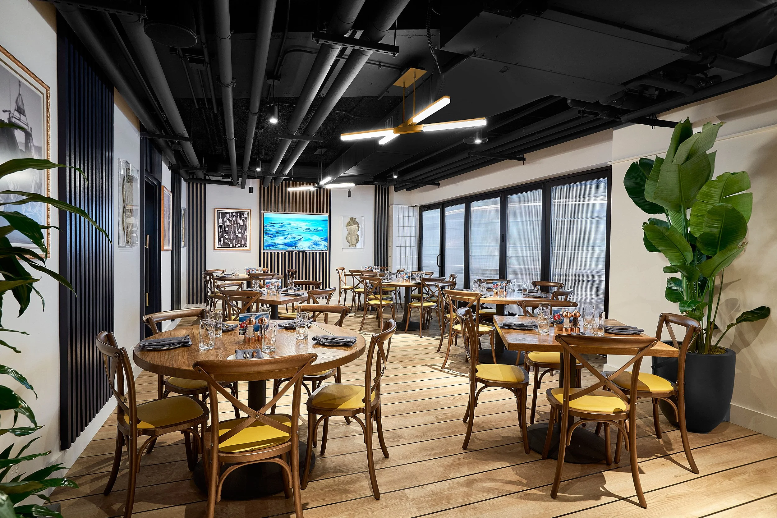 chicago-rivereast-resturant-commercial-seafood-legalseafood-exterior-interior -hospitality-chicago-architectural-photography-marcel-page 15.jpg
