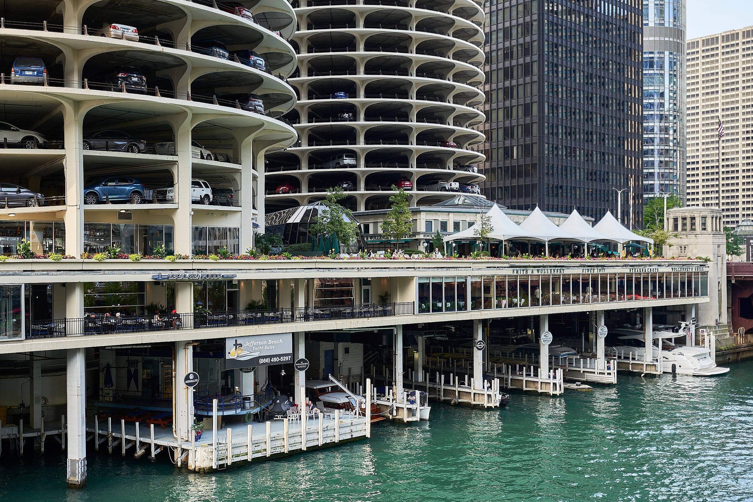 chicago-riverfront-resturant-commercial-smith-wollenski-steakhouse-exterior-interior -hospitality-chicago-architectural-photography-marcel-page 10.jpg