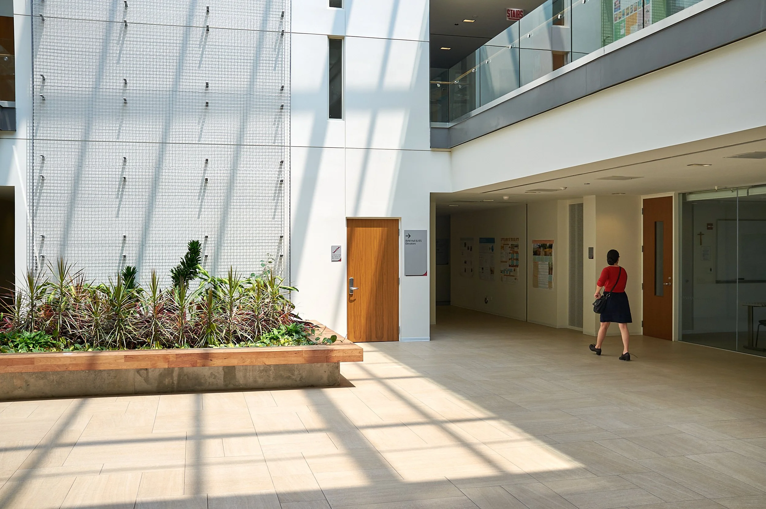 chicago-college-exterior-school-architectural-education-photography-loyola-university-rogerspark-catholic-marcelpage.jpg 15.jpg