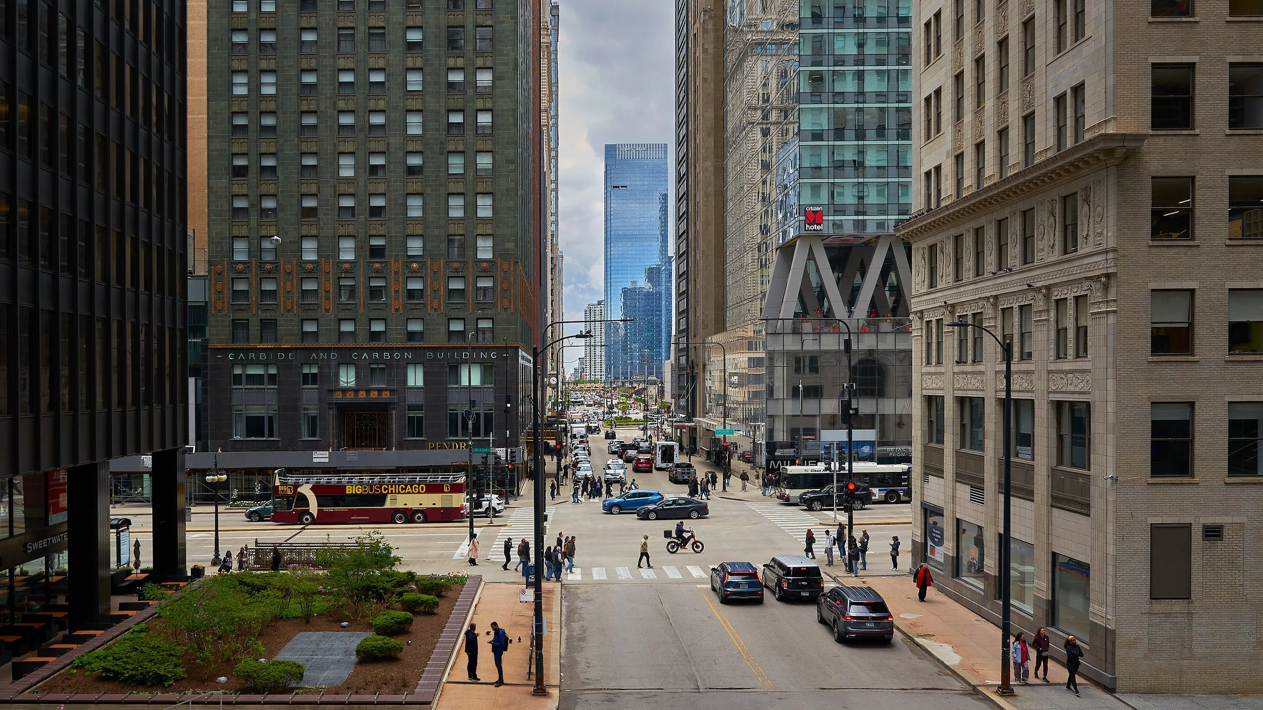 chicago-interior-design-commercial-architectural-office-photography-exterior-building-marcel-page-photography-people.jpg 1.jpg