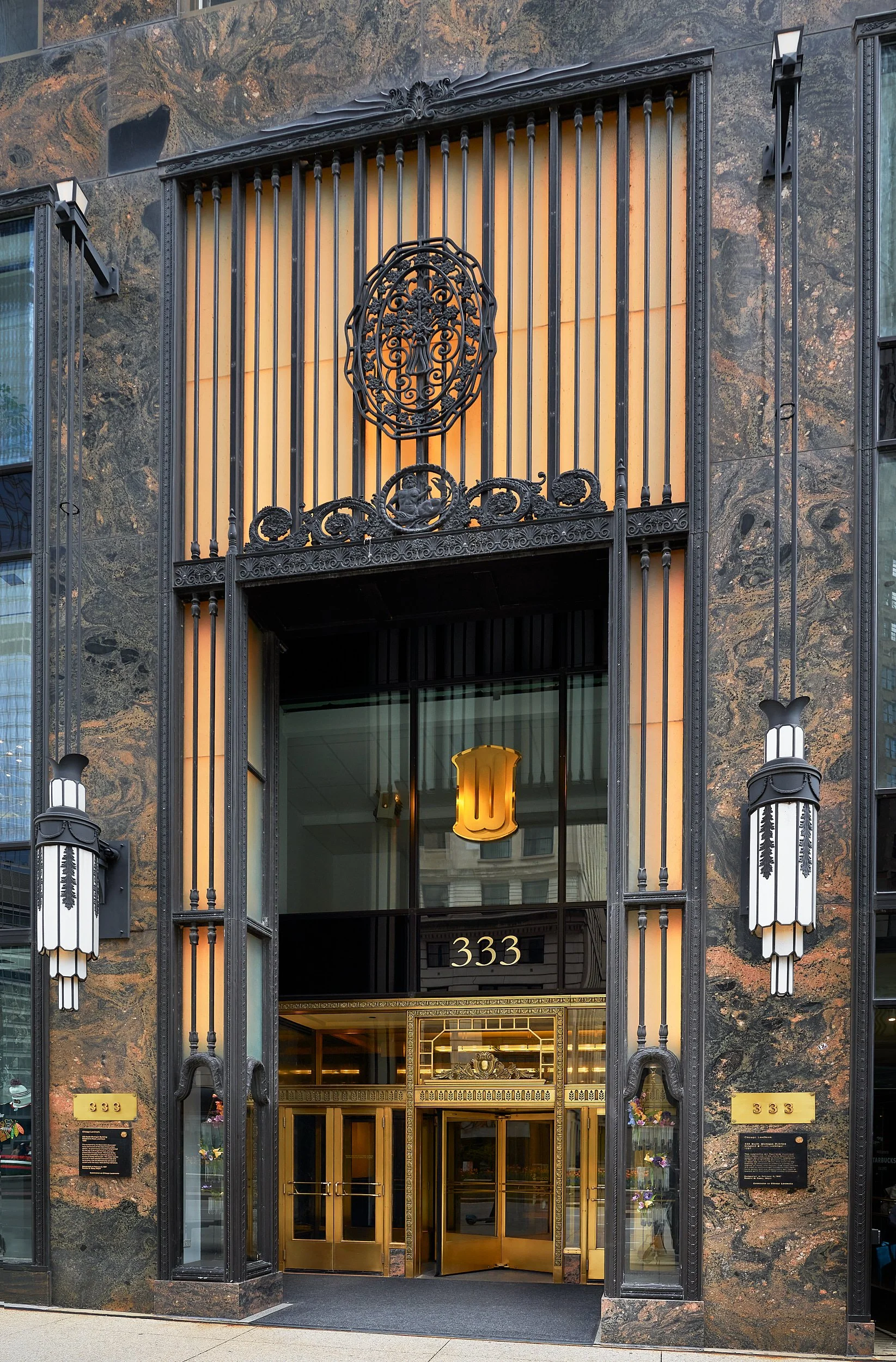 chicago-Interiordesign-commercial-officespace-architectural-office-photography-furniture-install-interior-marcelpage.jpg.jpg