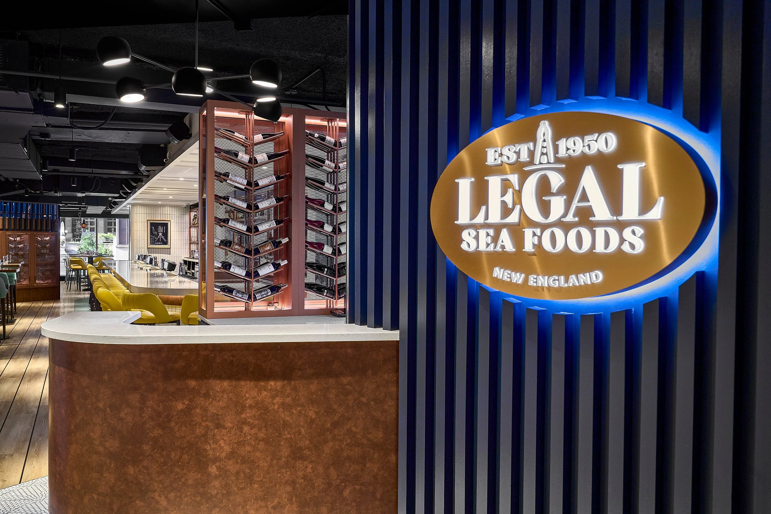 chicago-rivereast-resturant-commercial-seafood-legalseafood-exterior-interior -hospitality-chicago-architectural-photography-marcel-page 6.jpg