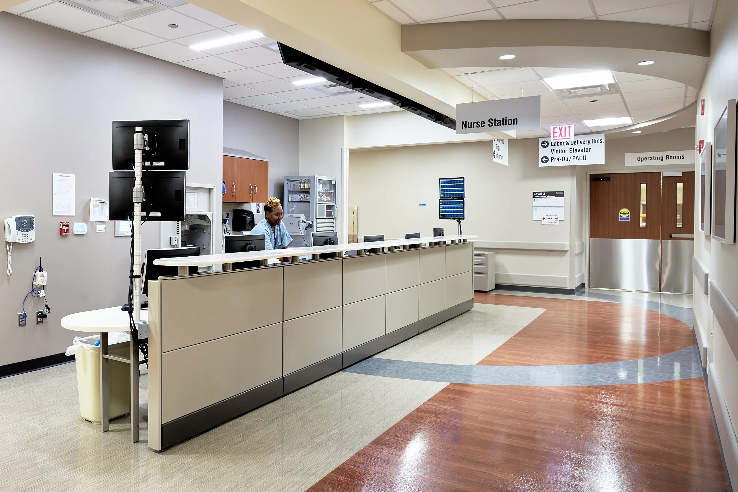chicago-healthcare-hospital-deliveryroom-interior -medical-design-architectural-photography-marcel-page 9.jpg