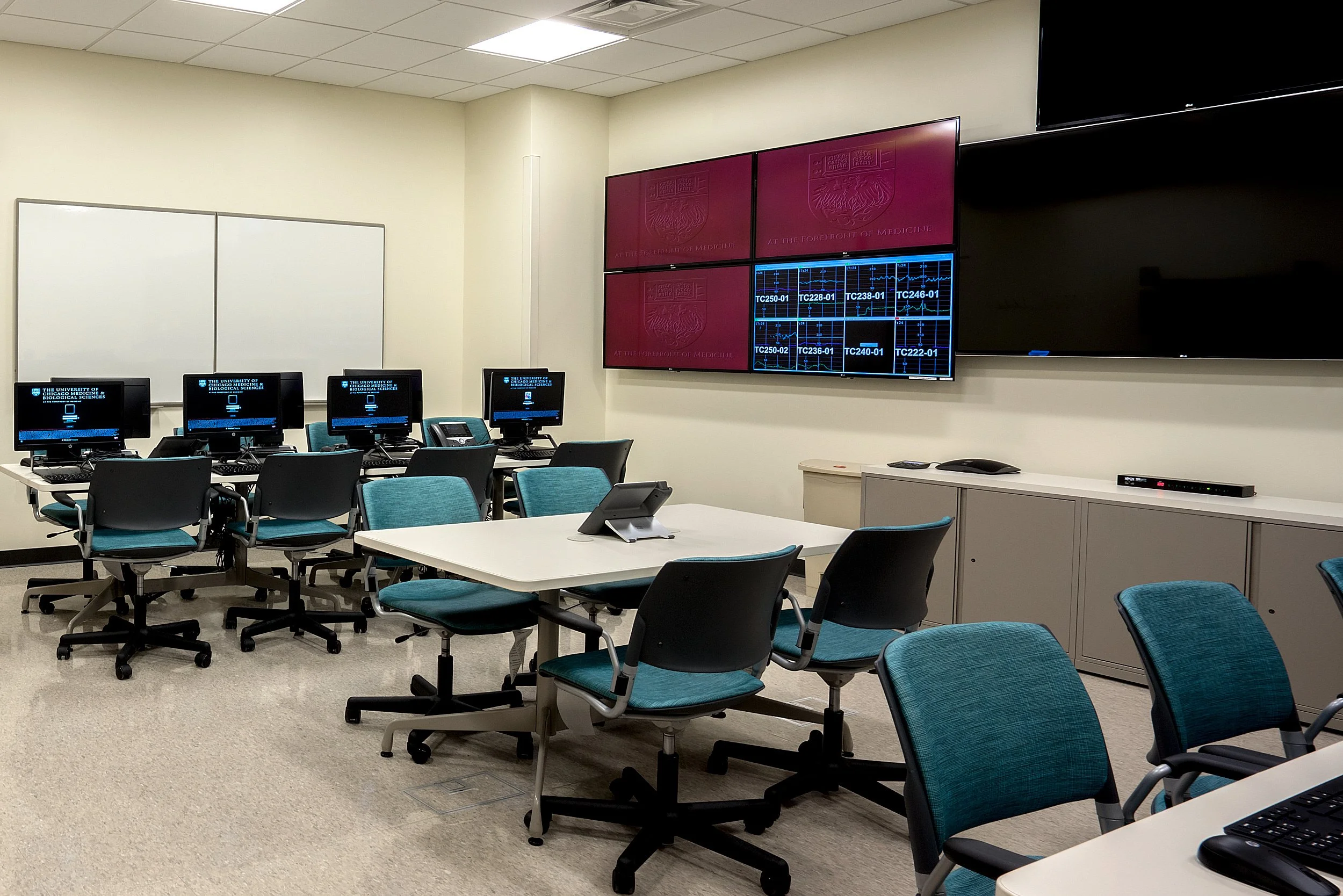 chicago-healthcare-hospital-deliveryroom-interior -medical-design-architectural-photography-marcel-page 6.jpg